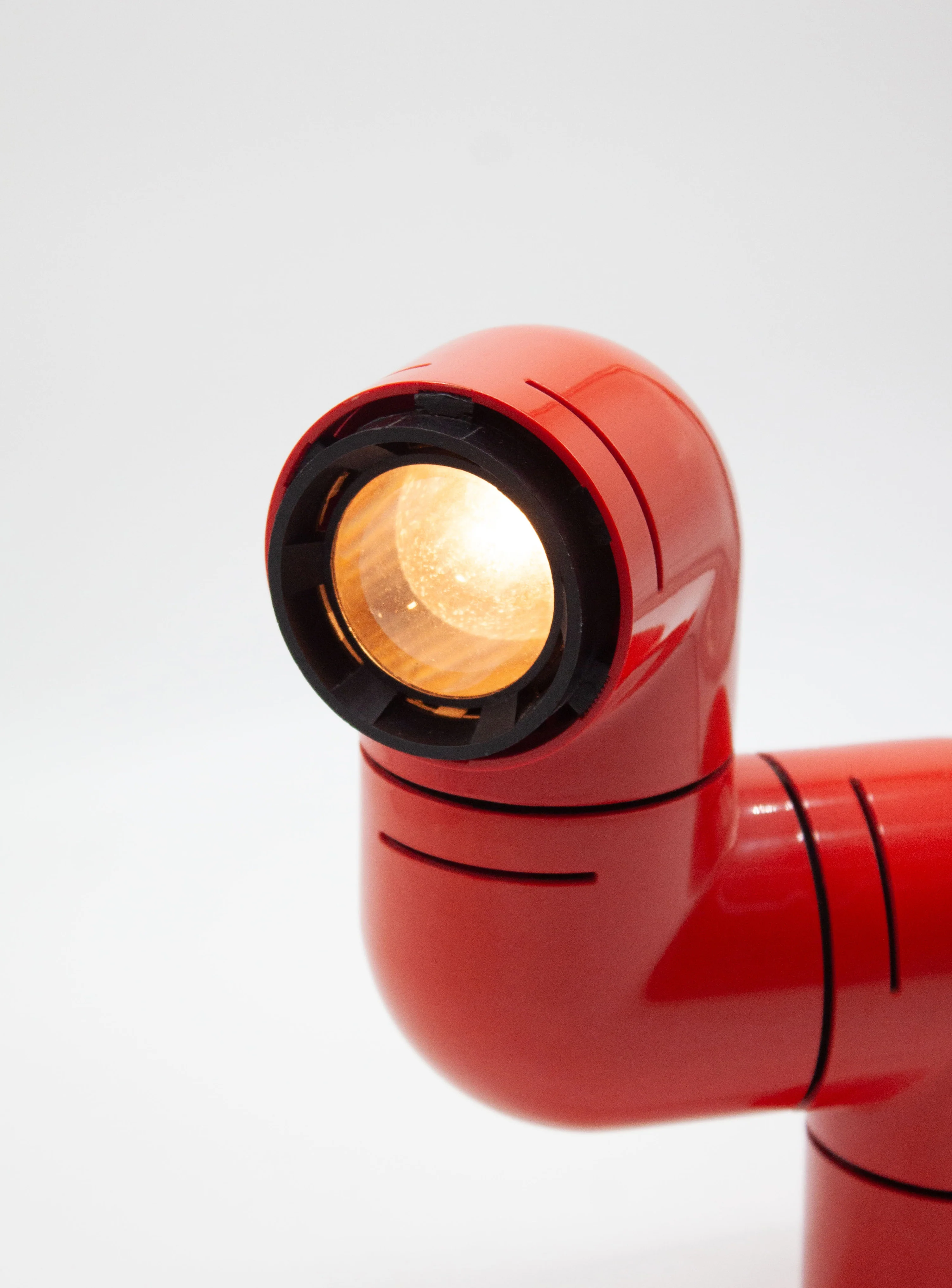 Santa & Cole Tatu Table Lamp by André Ricard (Red) - Image 19