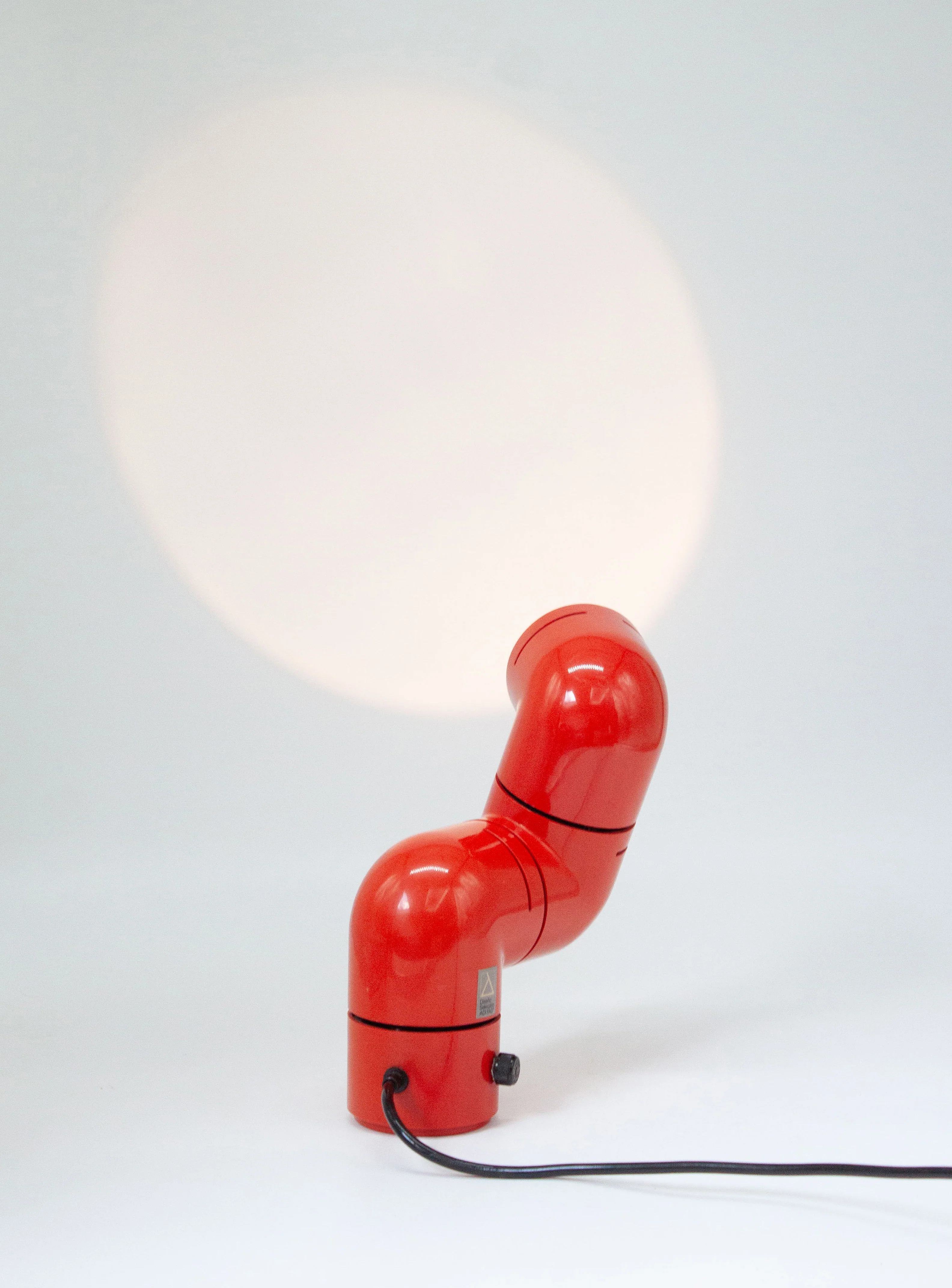 Santa & Cole Tatu Table Lamp by André Ricard (Red) - Image 21