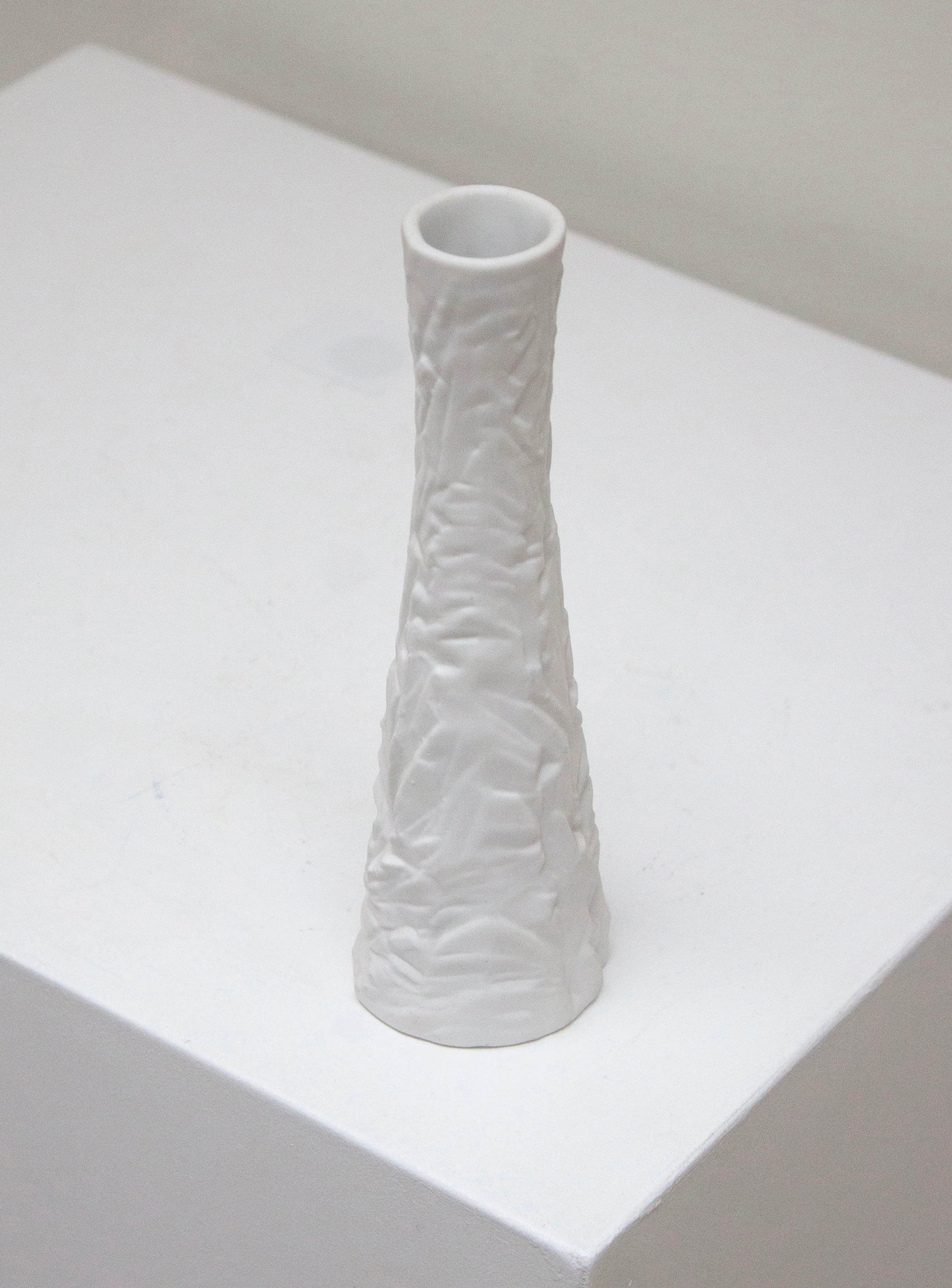 Schumann Arzberg Porcelain Vase 1114/20 by Heinrich Fuchs - Image 3