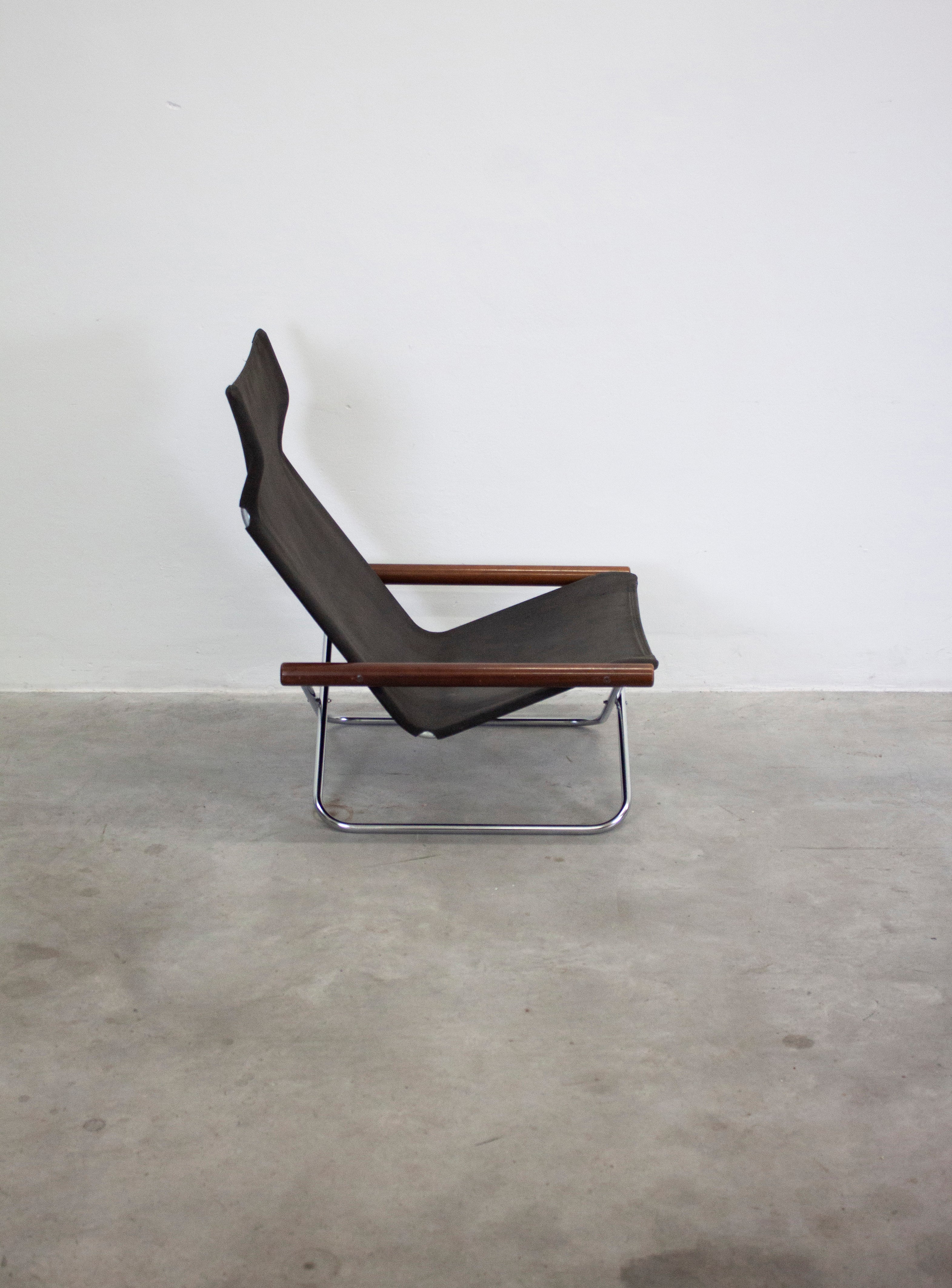Suekichi Uchida NY Folding Lounge Chair by Takashi Nii (Black) - Image 10