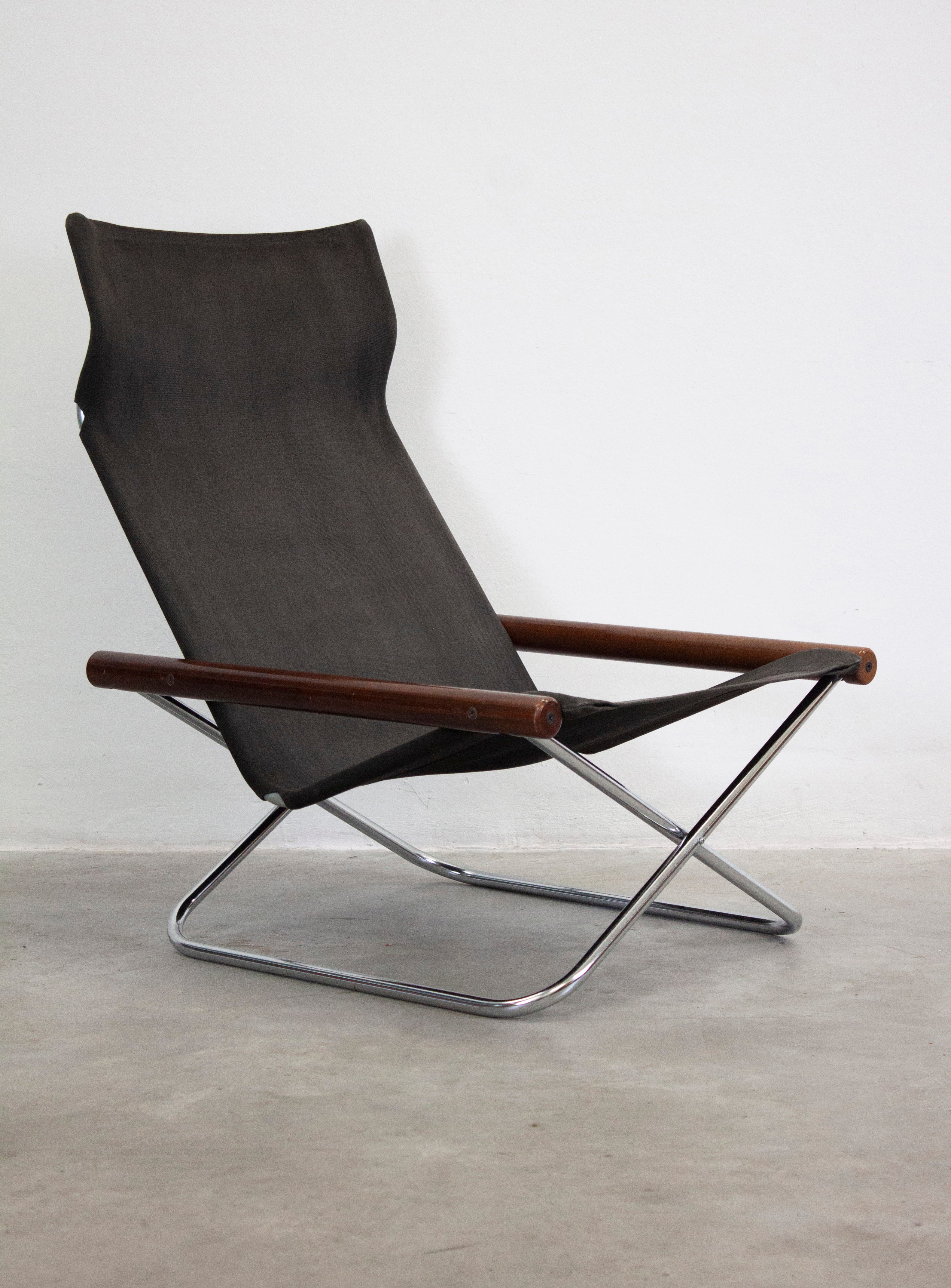 Suekichi Uchida NY Folding Lounge Chair by Takashi Nii (Black) - Image 2