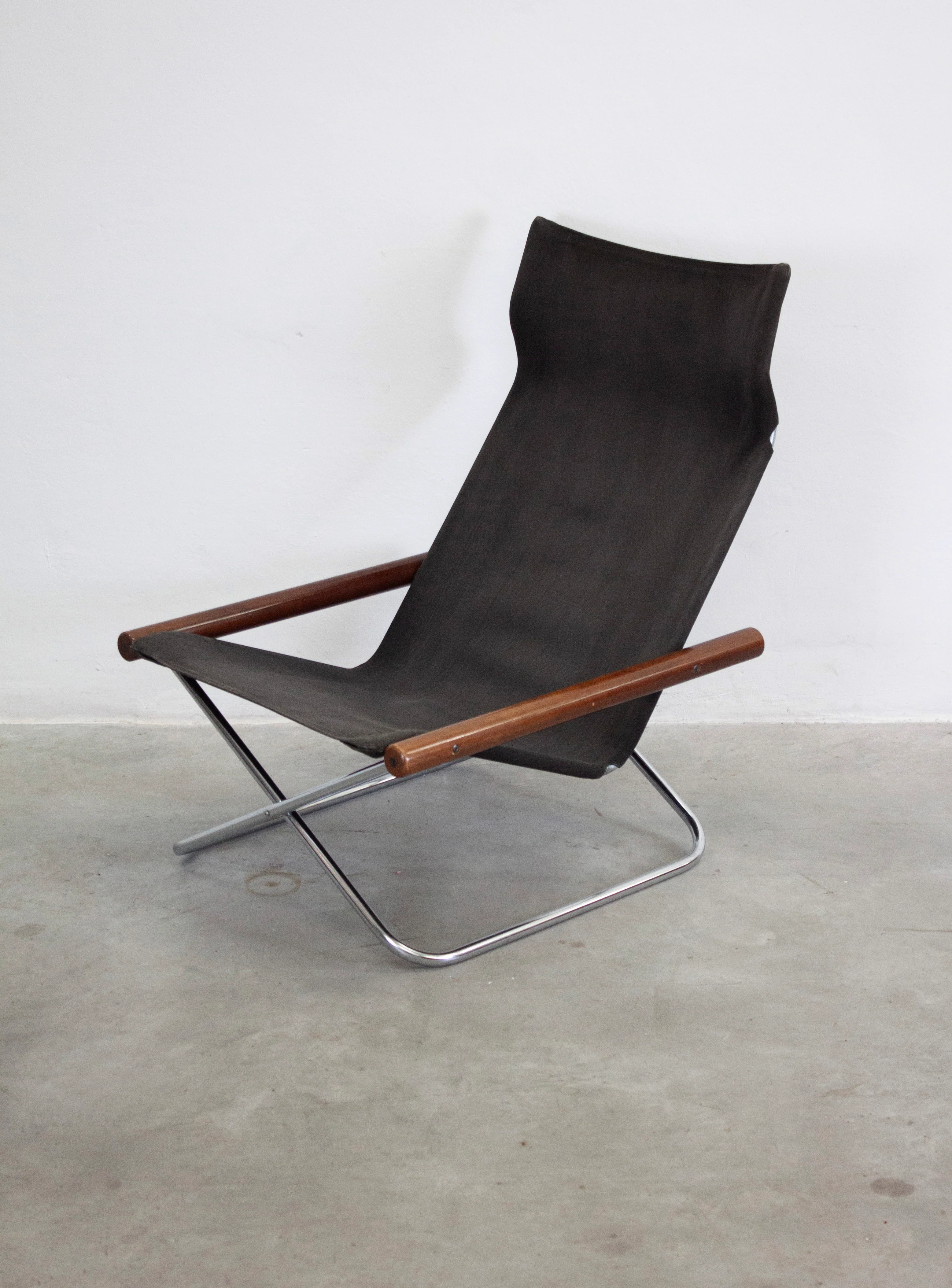 Suekichi Uchida NY Folding Lounge Chair by Takashi Nii (Black) - Image 7