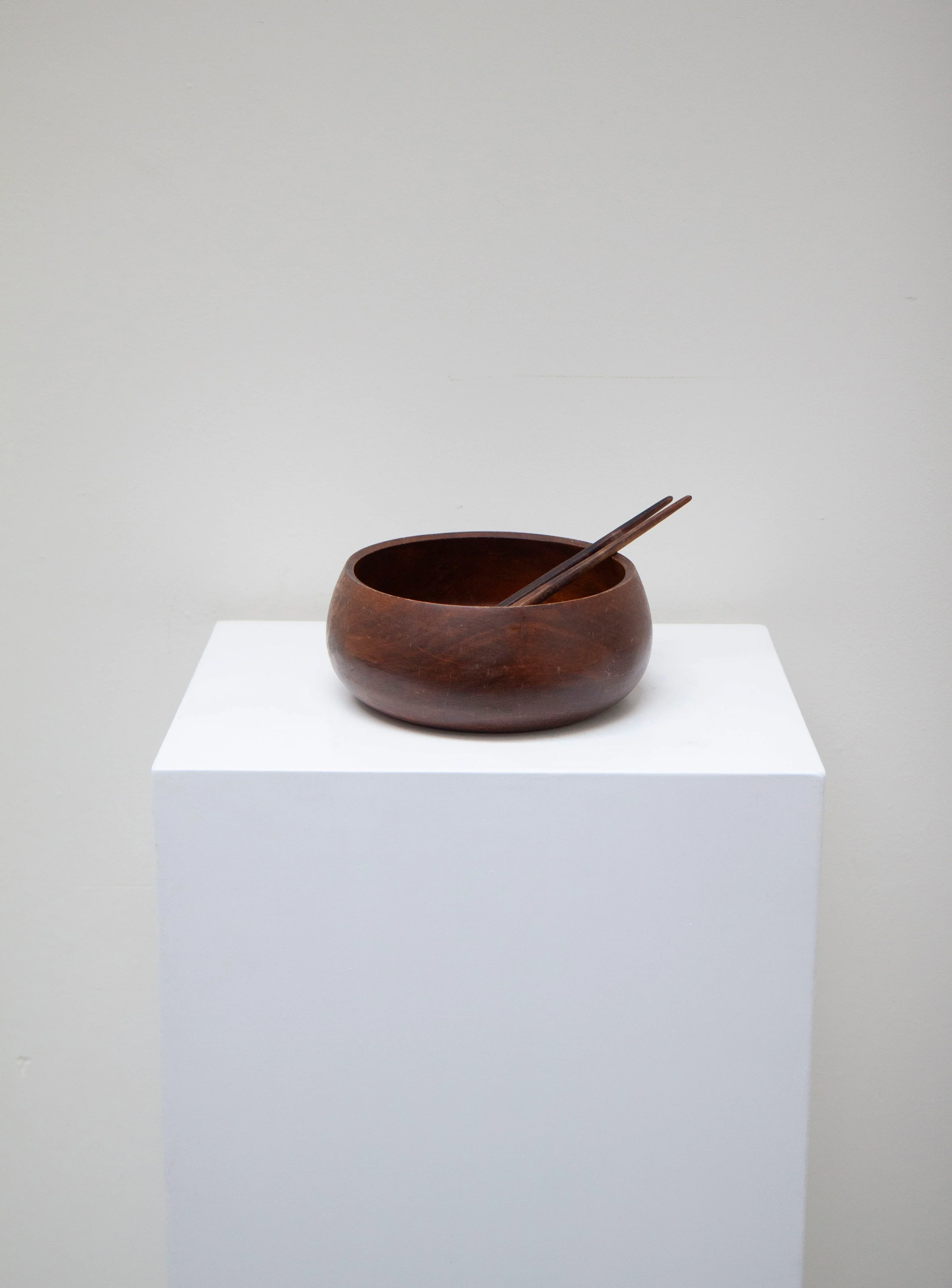 Teak Bowl with Teak Salad Servers - Image 3