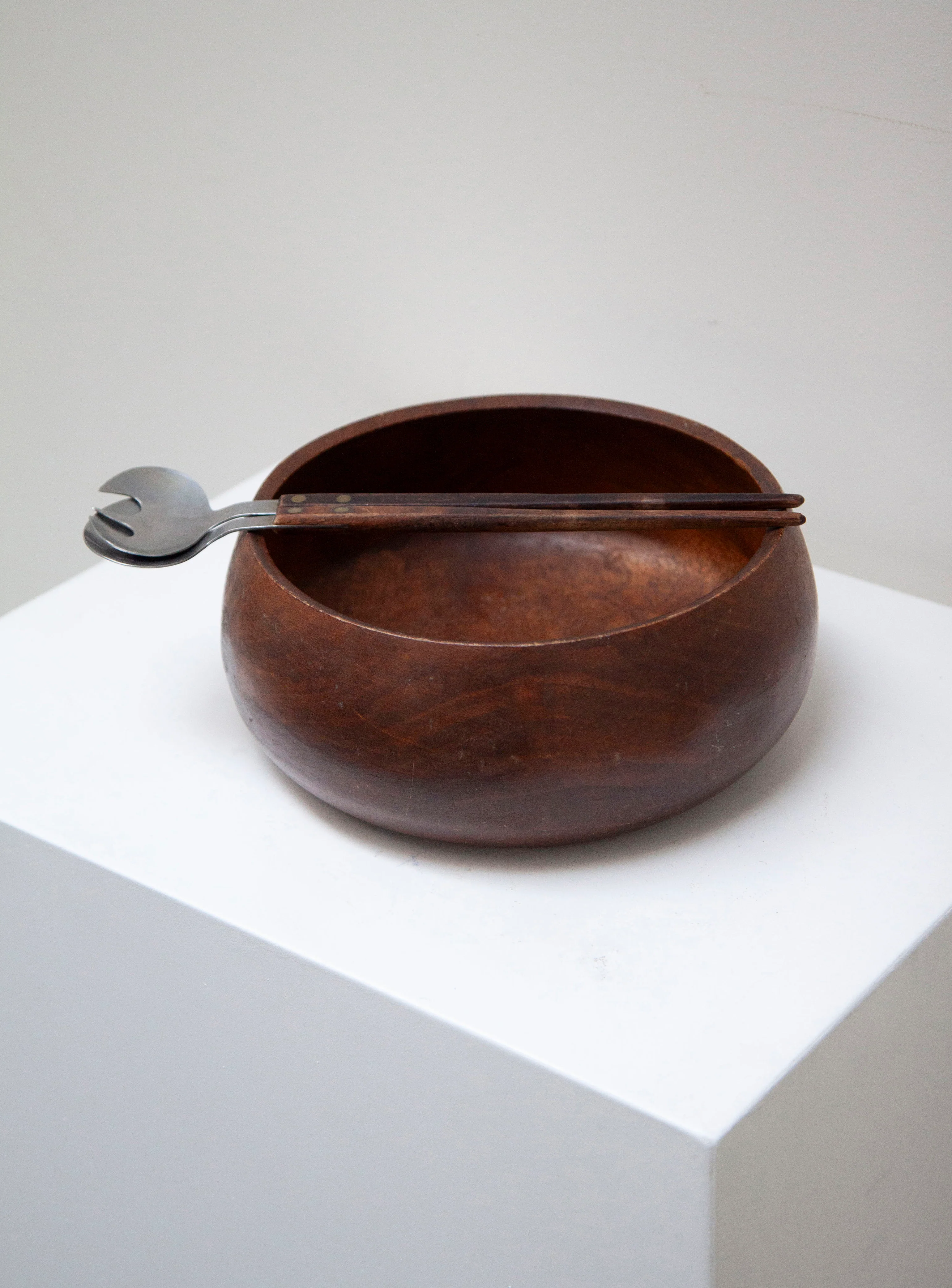 Teak Bowl with Teak Salad Servers - Image 6