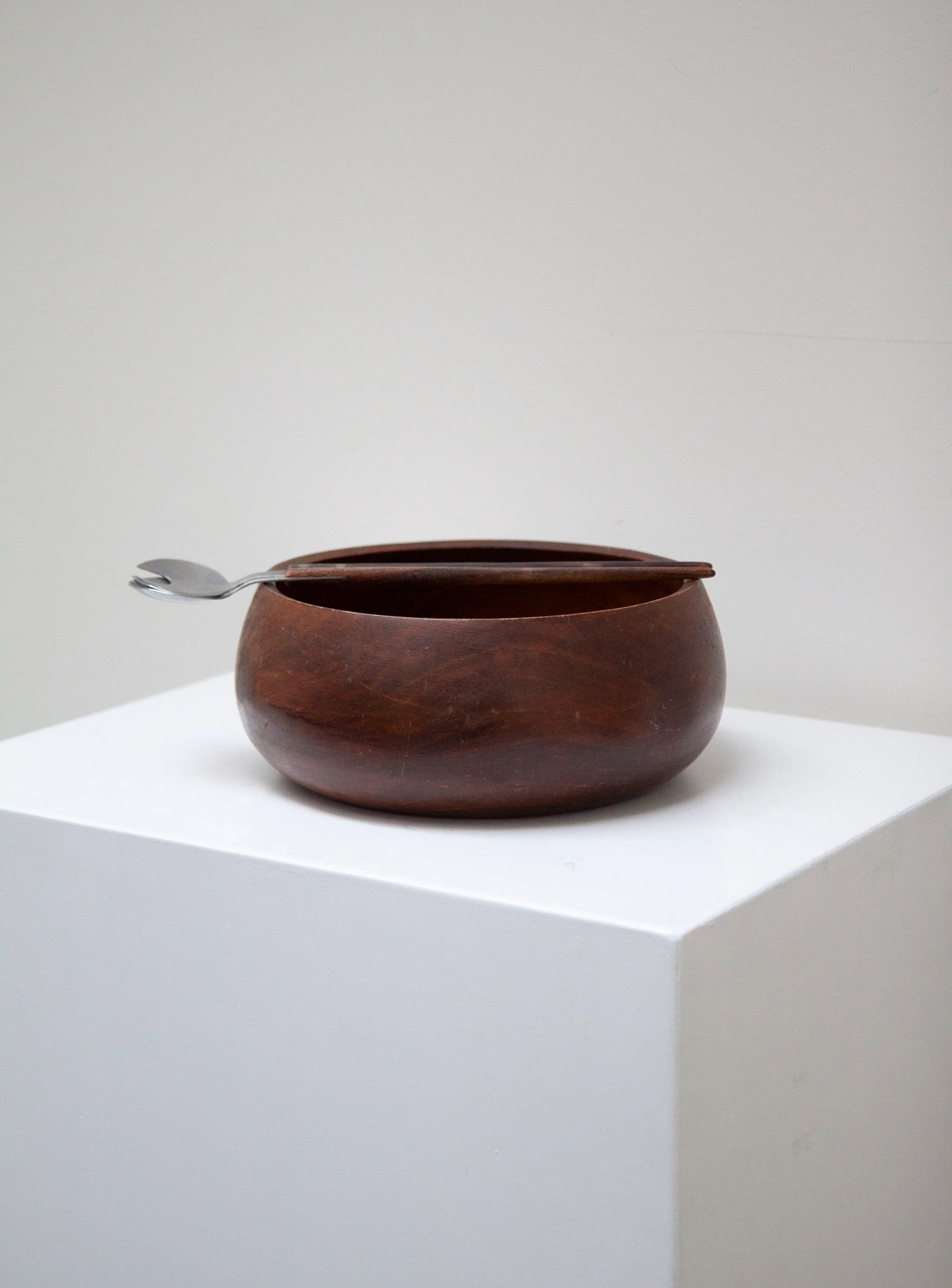 Teak Bowl with Teak Salad Servers - Image 7