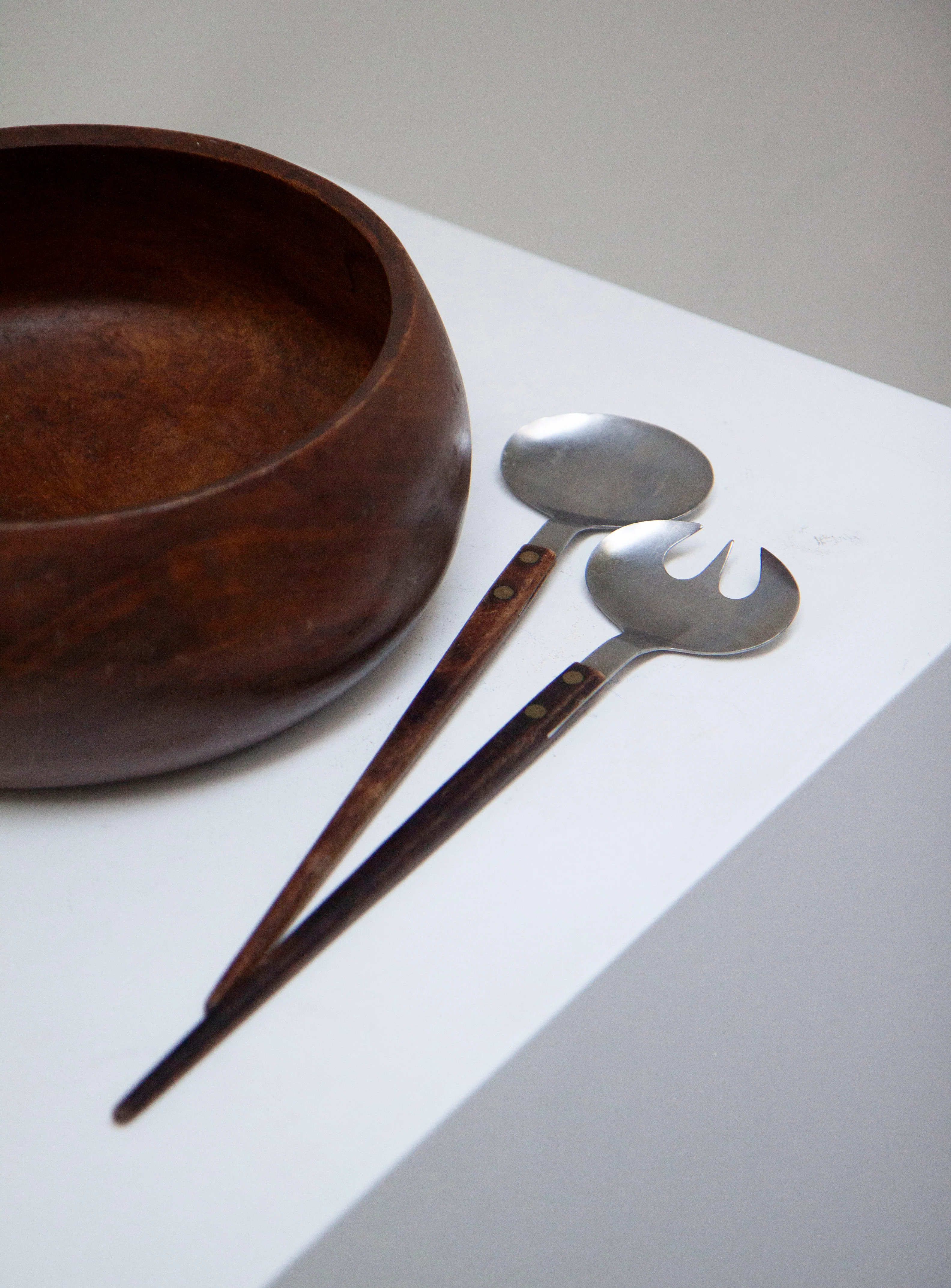 Teak Bowl with Teak Salad Servers - Image 9