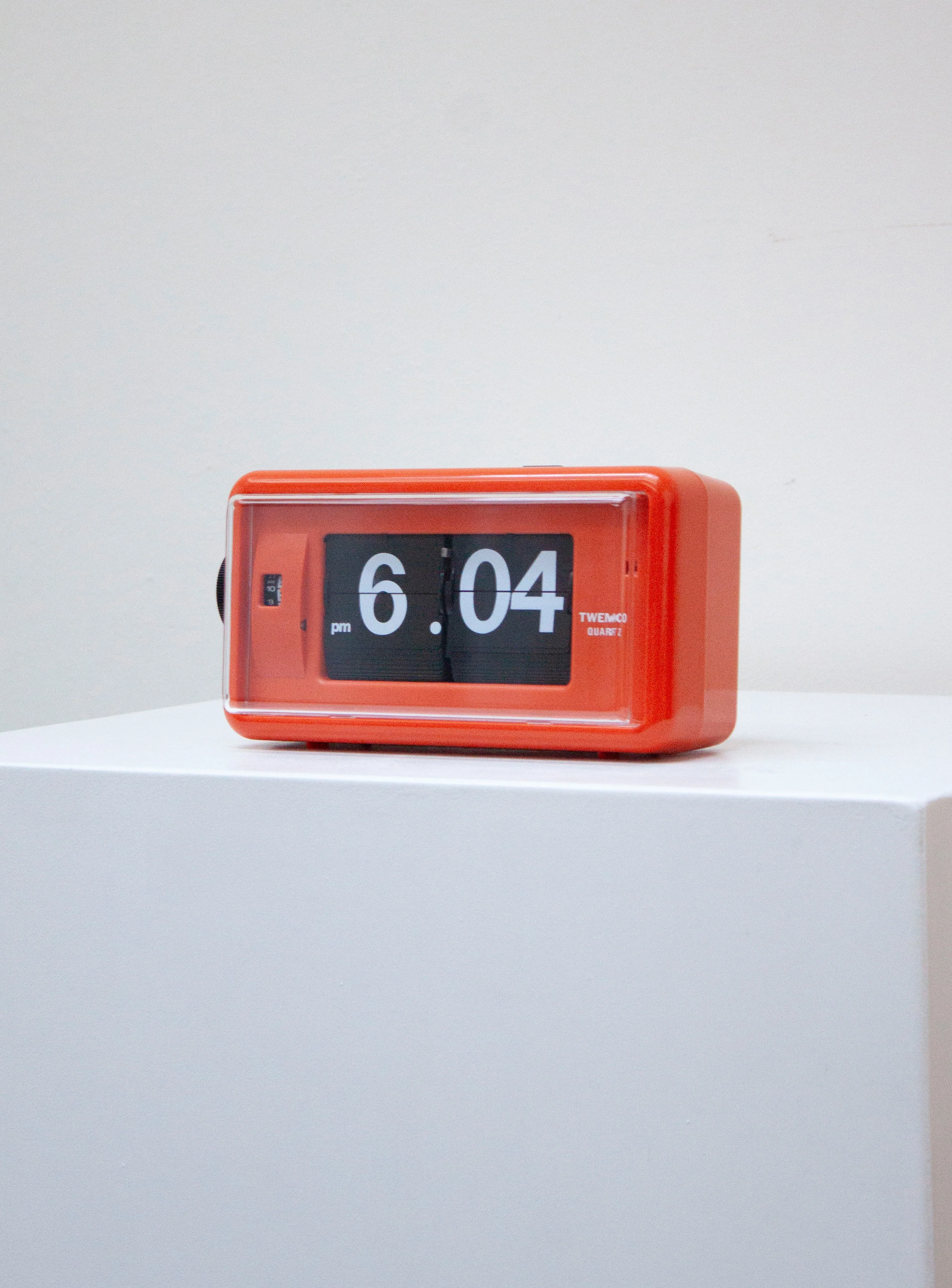 Twemco AL-30 Alarm Flip Clock (Orange/Black) - Image 2