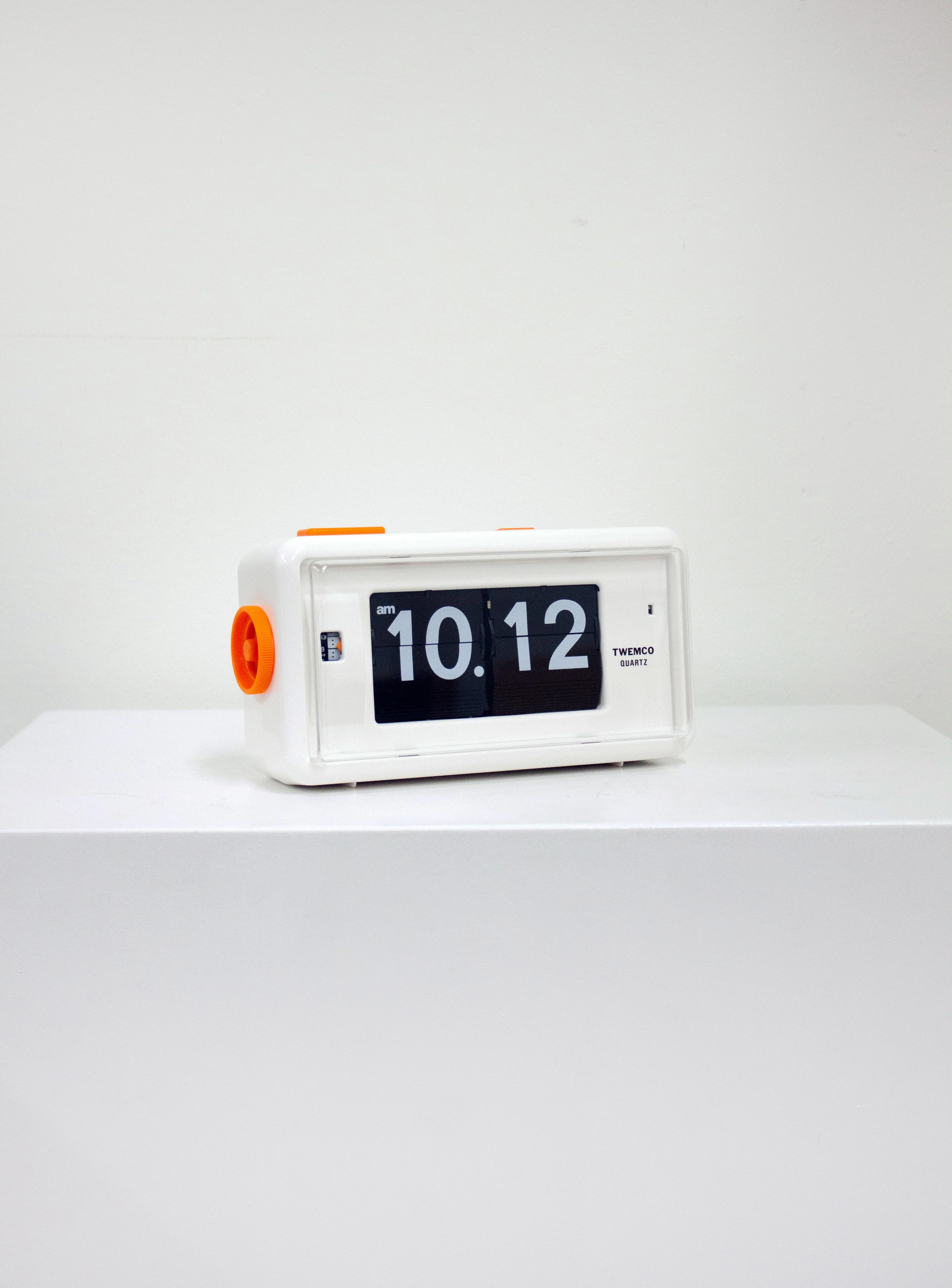Twemco AL-30 Alarm Flip Clock (White/Orange) - Image 2