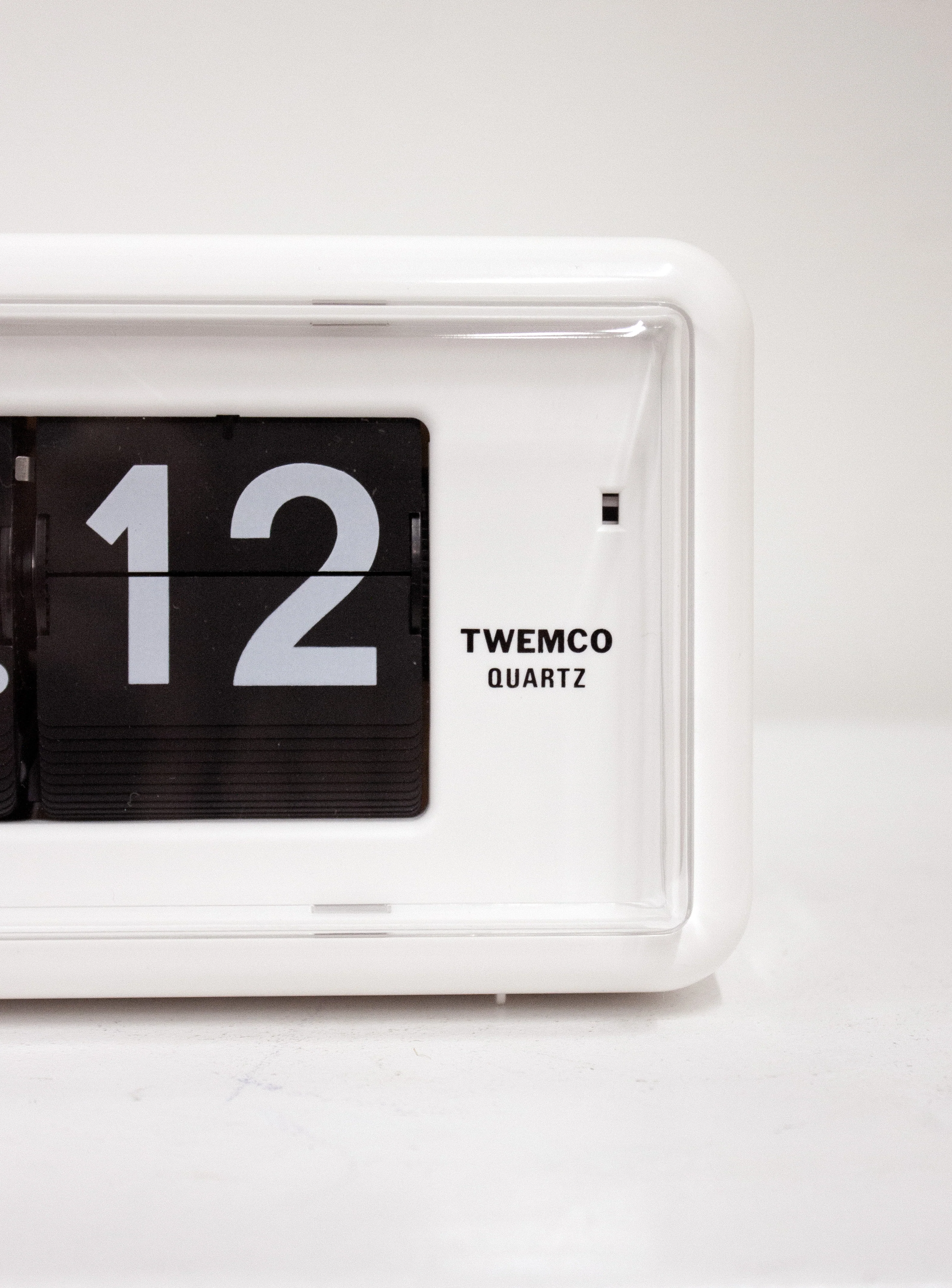 Twemco AL-30 Alarm Flip Clock (White/Orange) - Image 3
