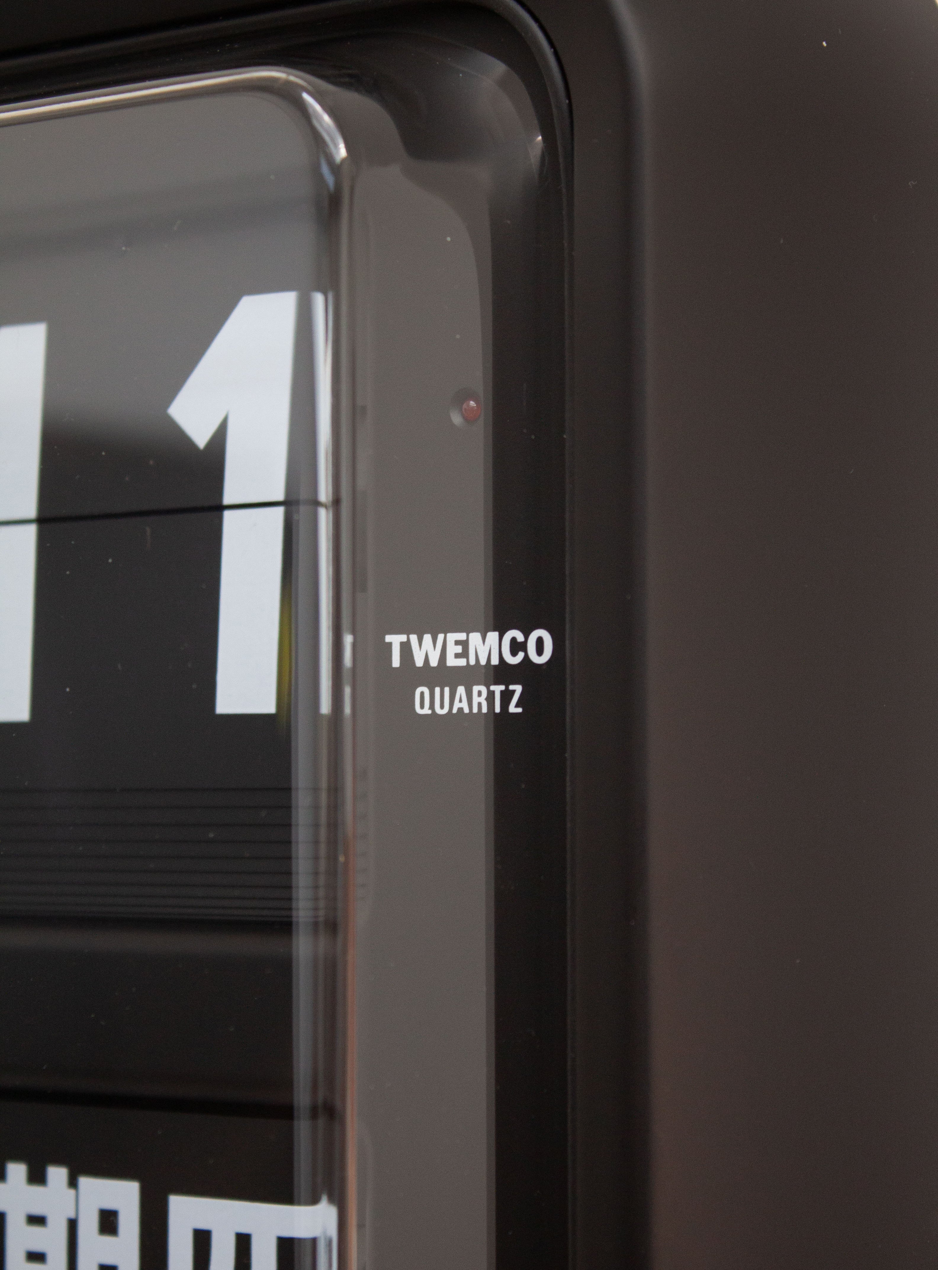 Twemco BQ-170 Calendar Wall Flip Clock (Black/Black) - Image 6