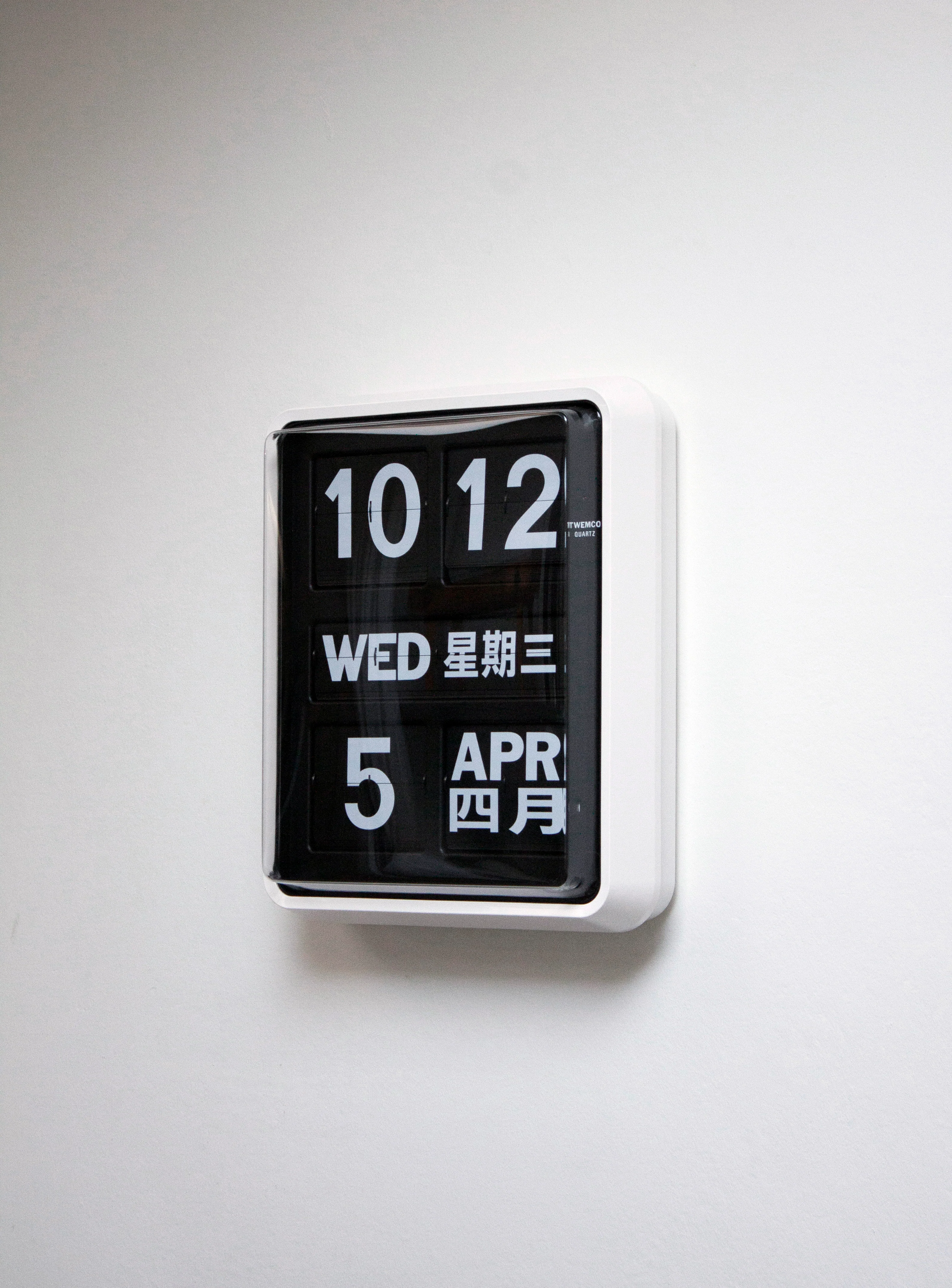 Twemco BQ-1700 Calendar Wall Flip Clock (White/Black) - Image 4