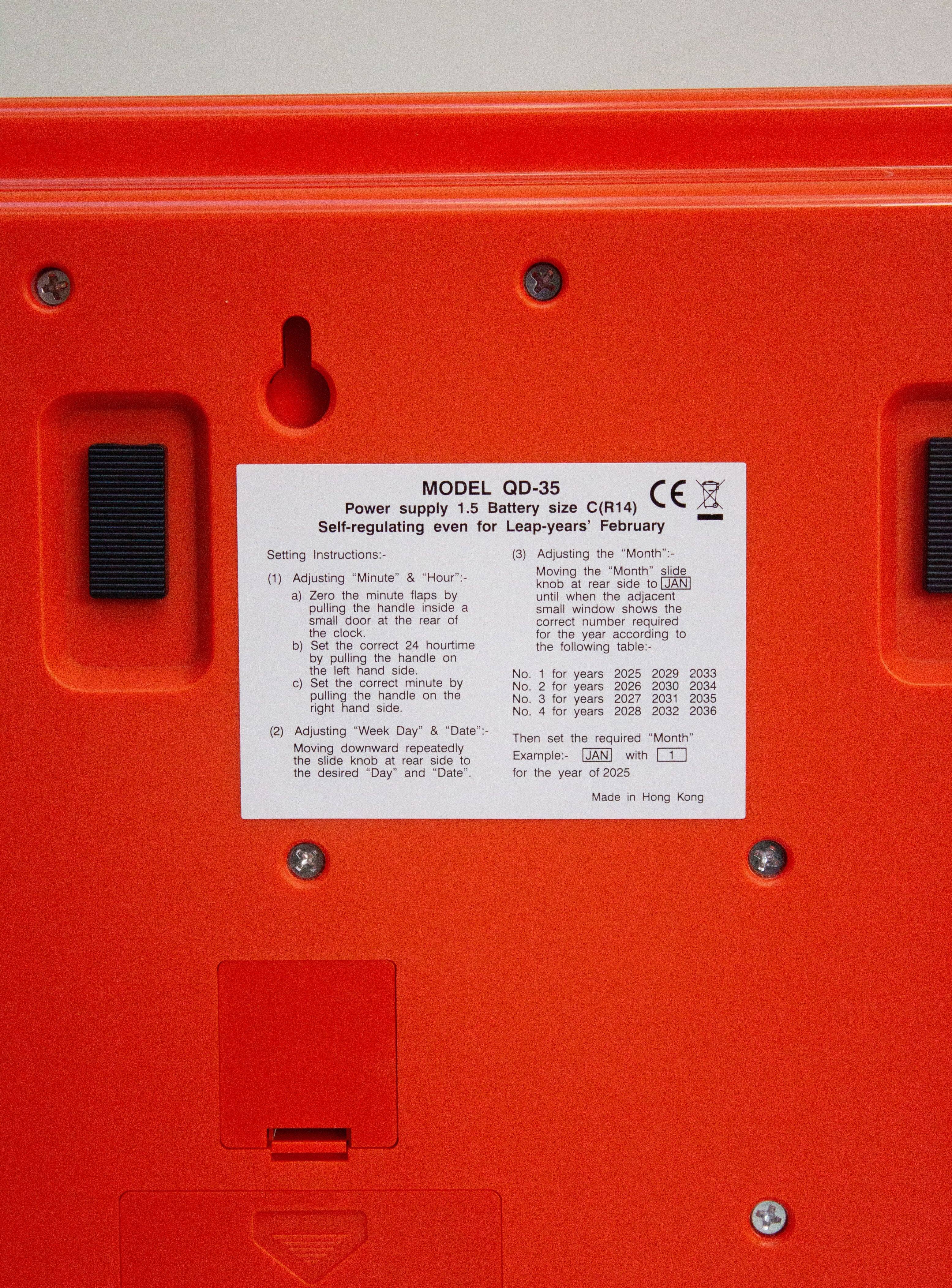Twemco QD-35 Calendar Flip Clock (Orange) - Image 11