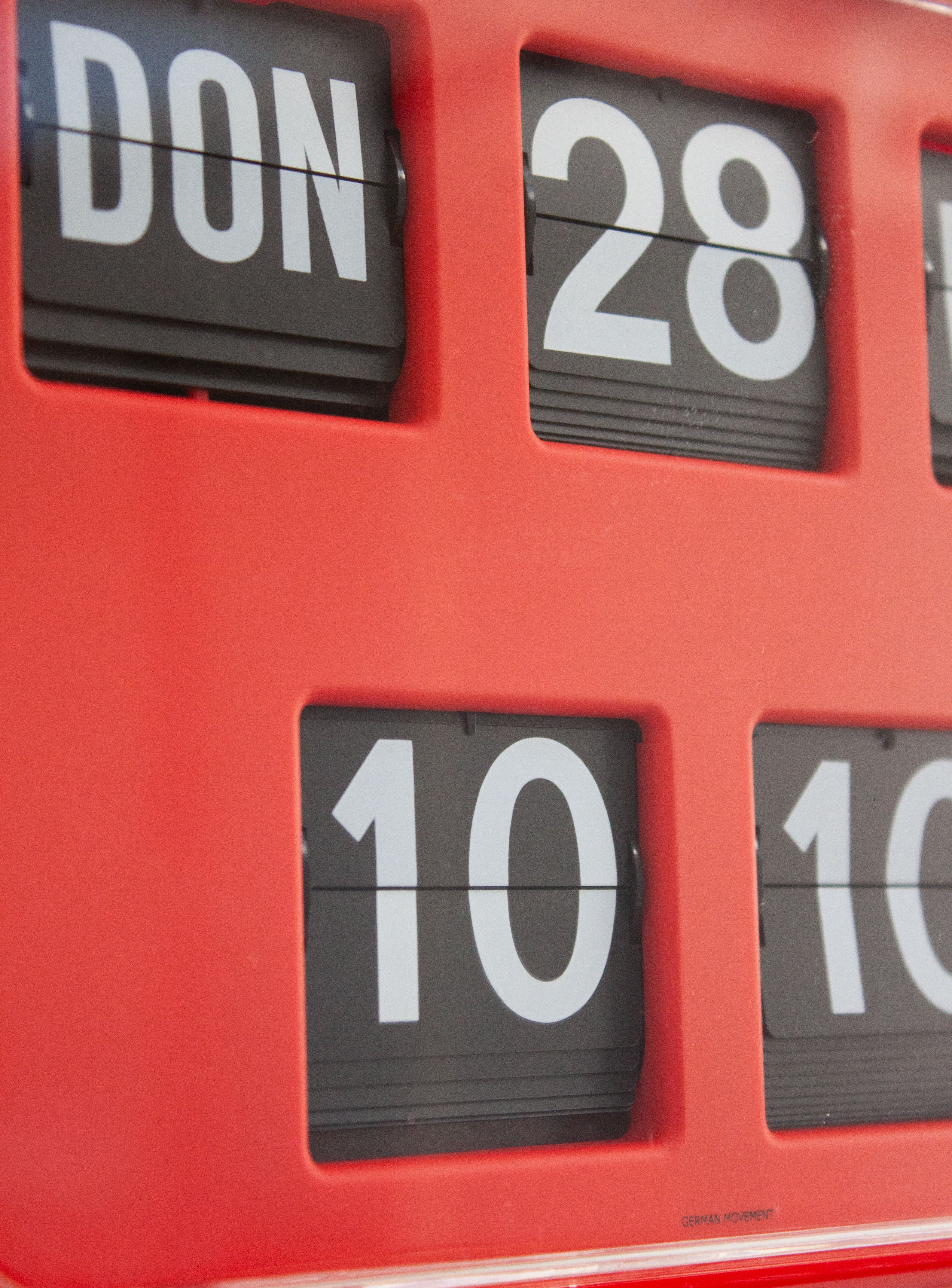 Twemco QD-35 Calendar Flip Clock (Red) - Image 10