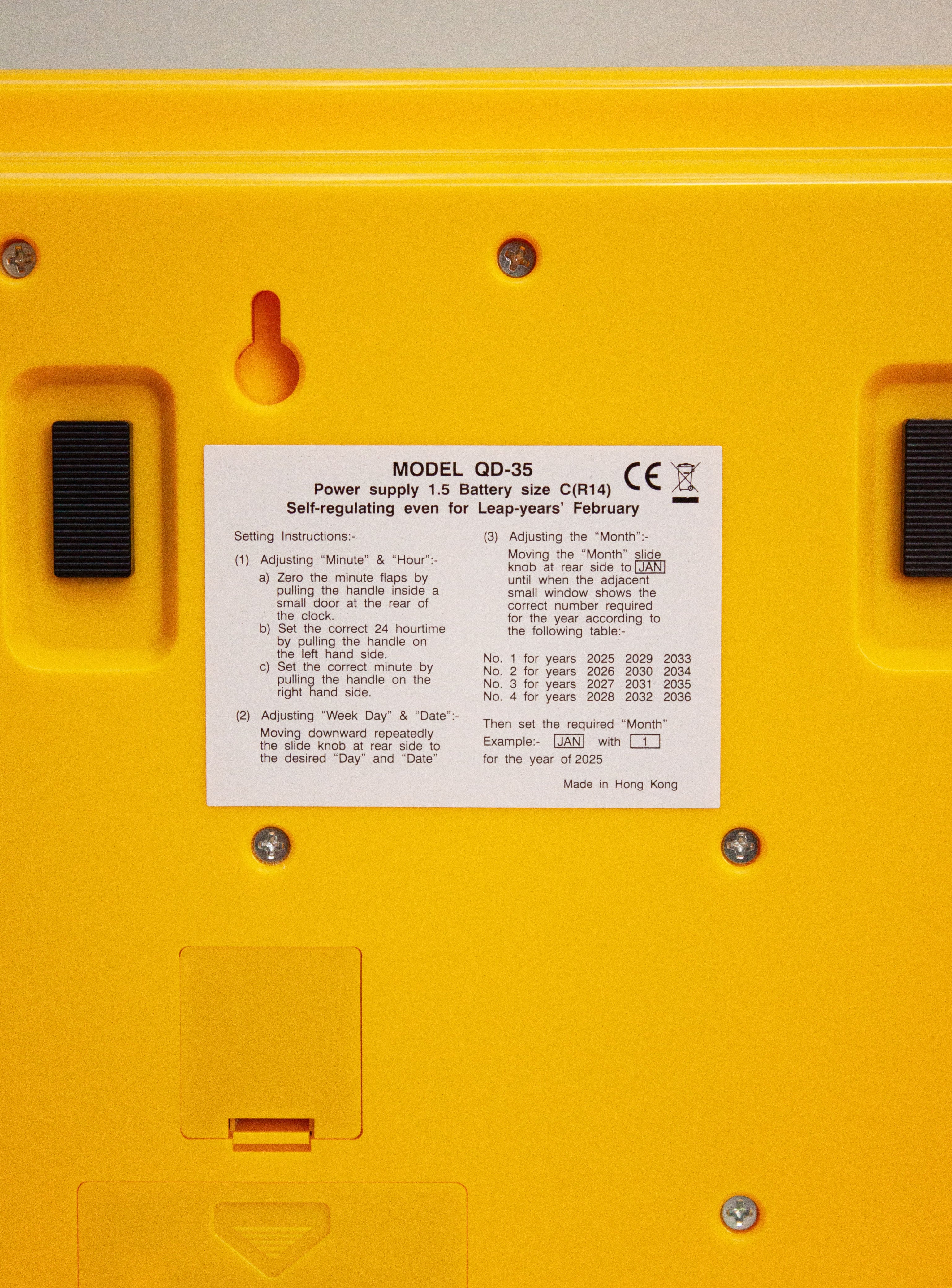 Twemco QD-35 Calendar Flip Clock (Yellow) - Image 11