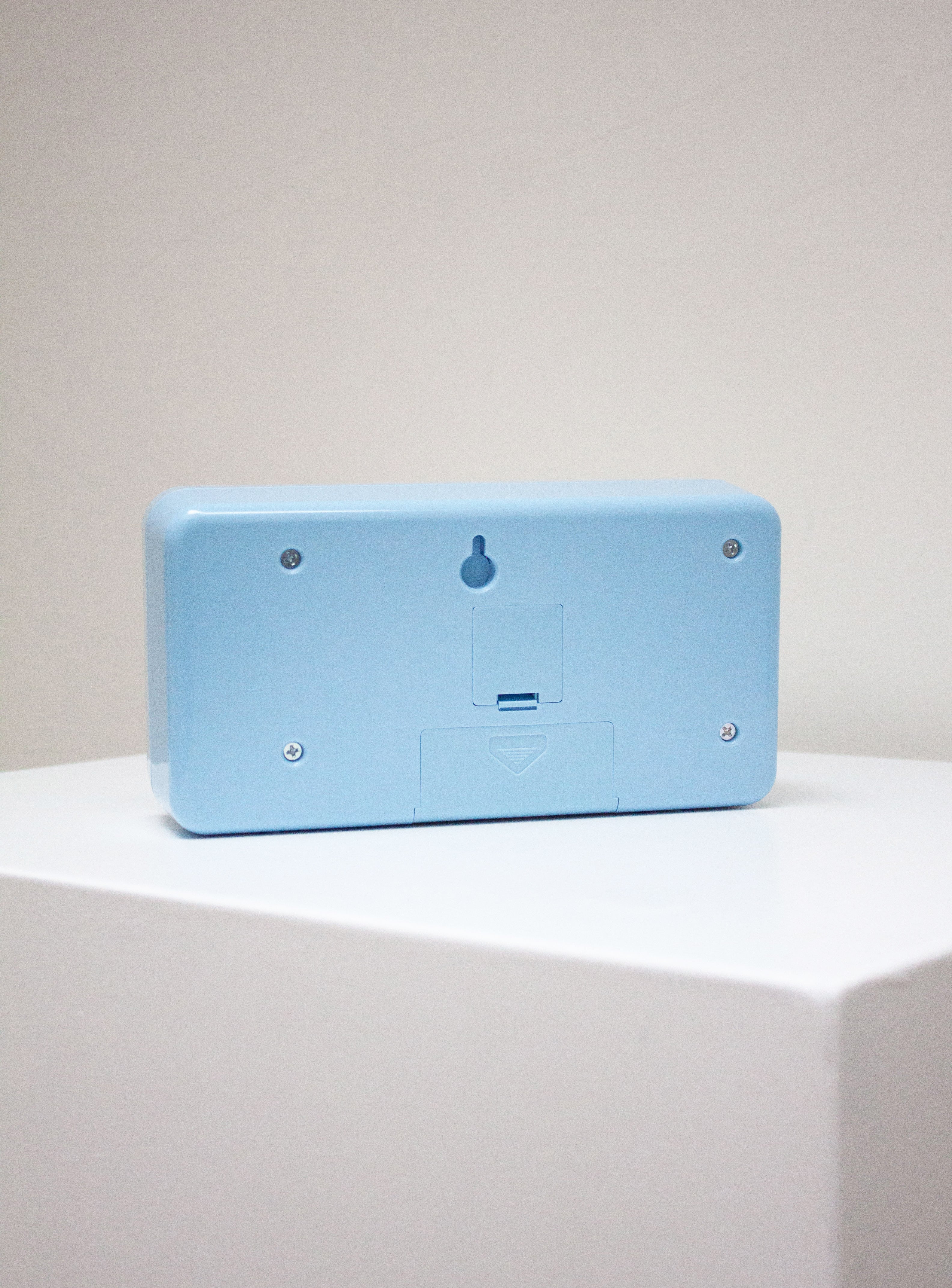 Twemco QT-30 Flip Clock (Light Blue) - Image 9