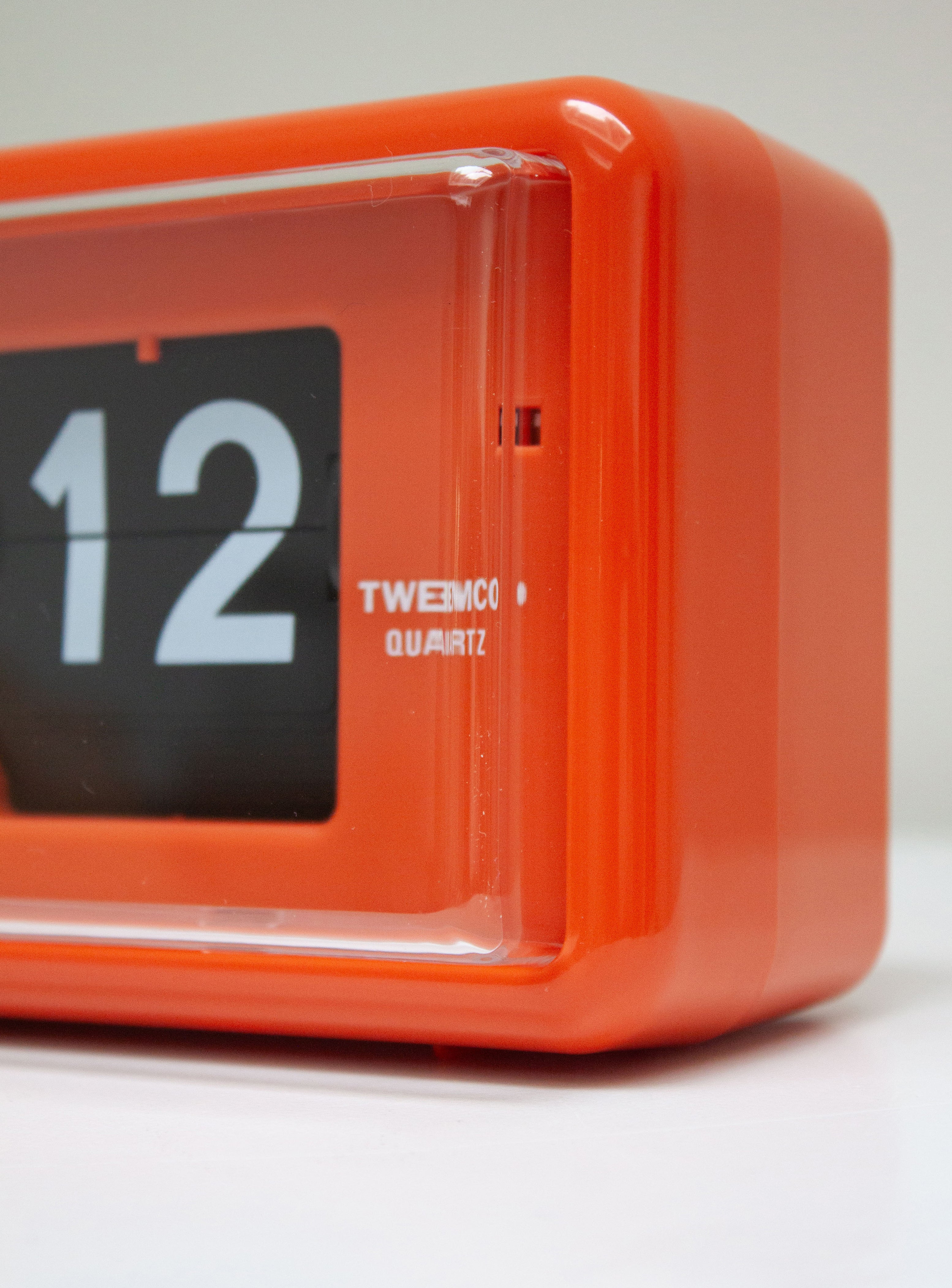 Twemco QT-30 Flip Clock (Orange) - Image 7