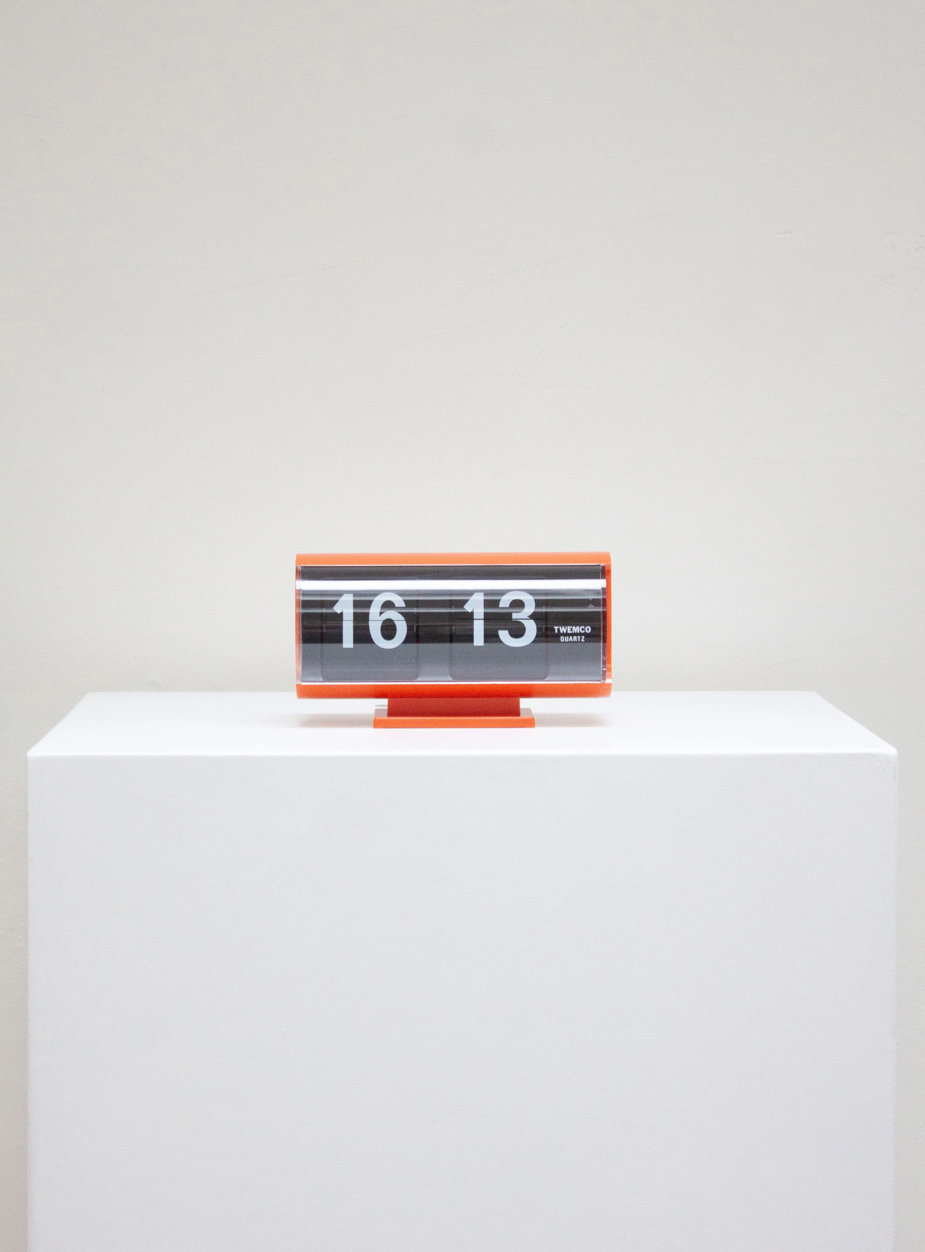 Twemco QT-30T Flip Clock (Orange) - Image 2