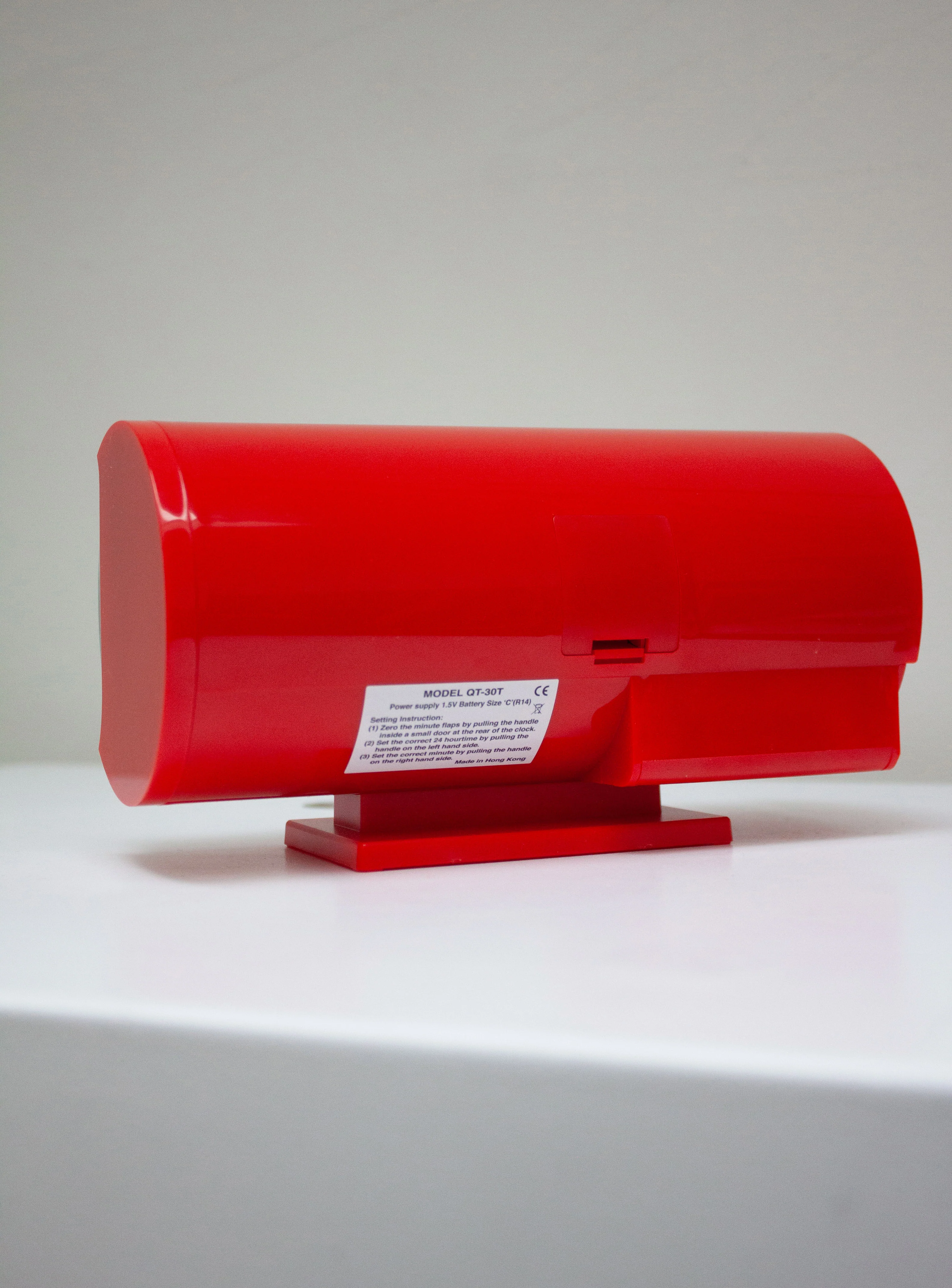 Twemco QT-30T Flip Clock (Red) - Image 7
