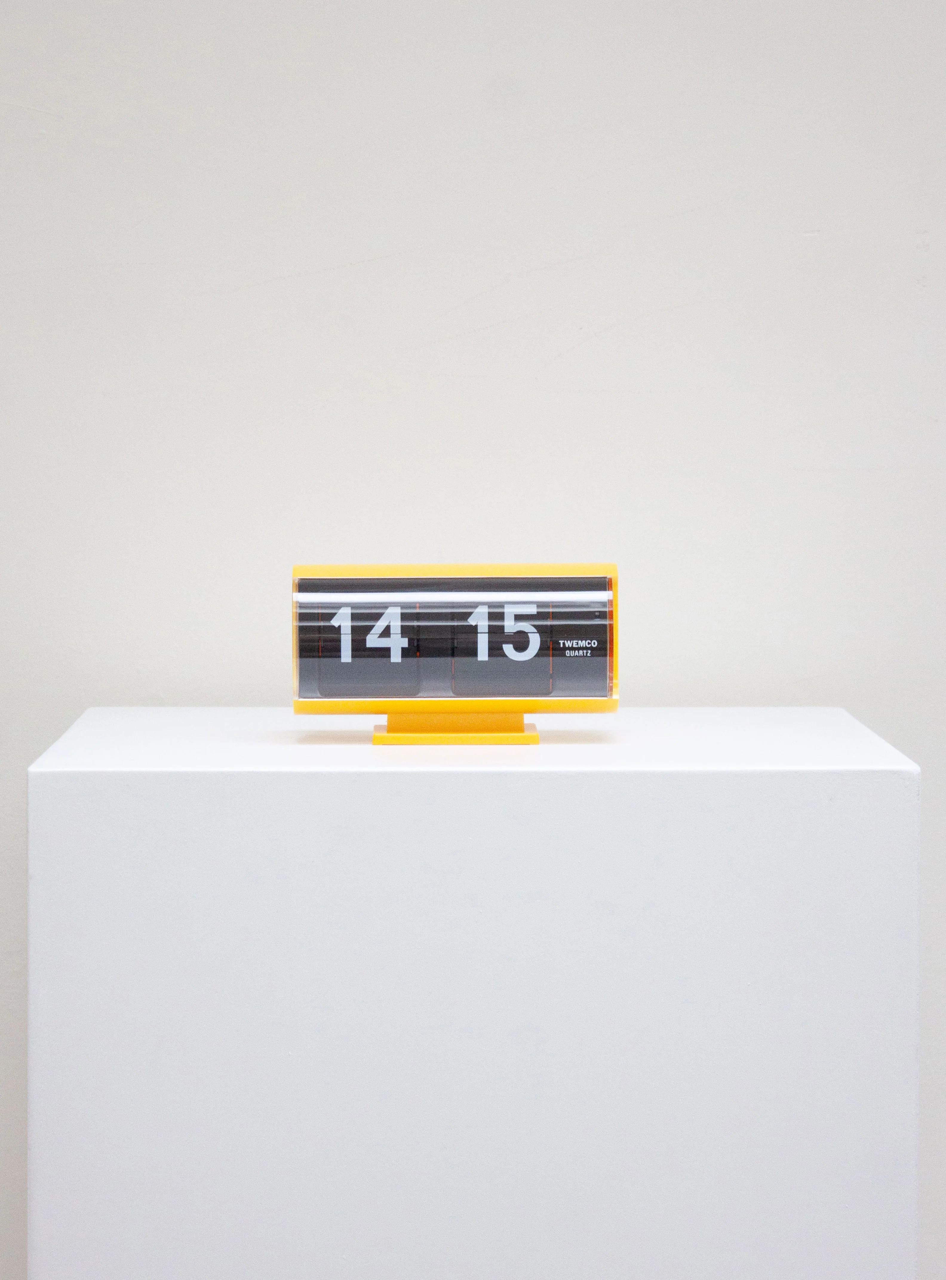 Twemco QT-30T Flip Clock (Yellow) - Image 3