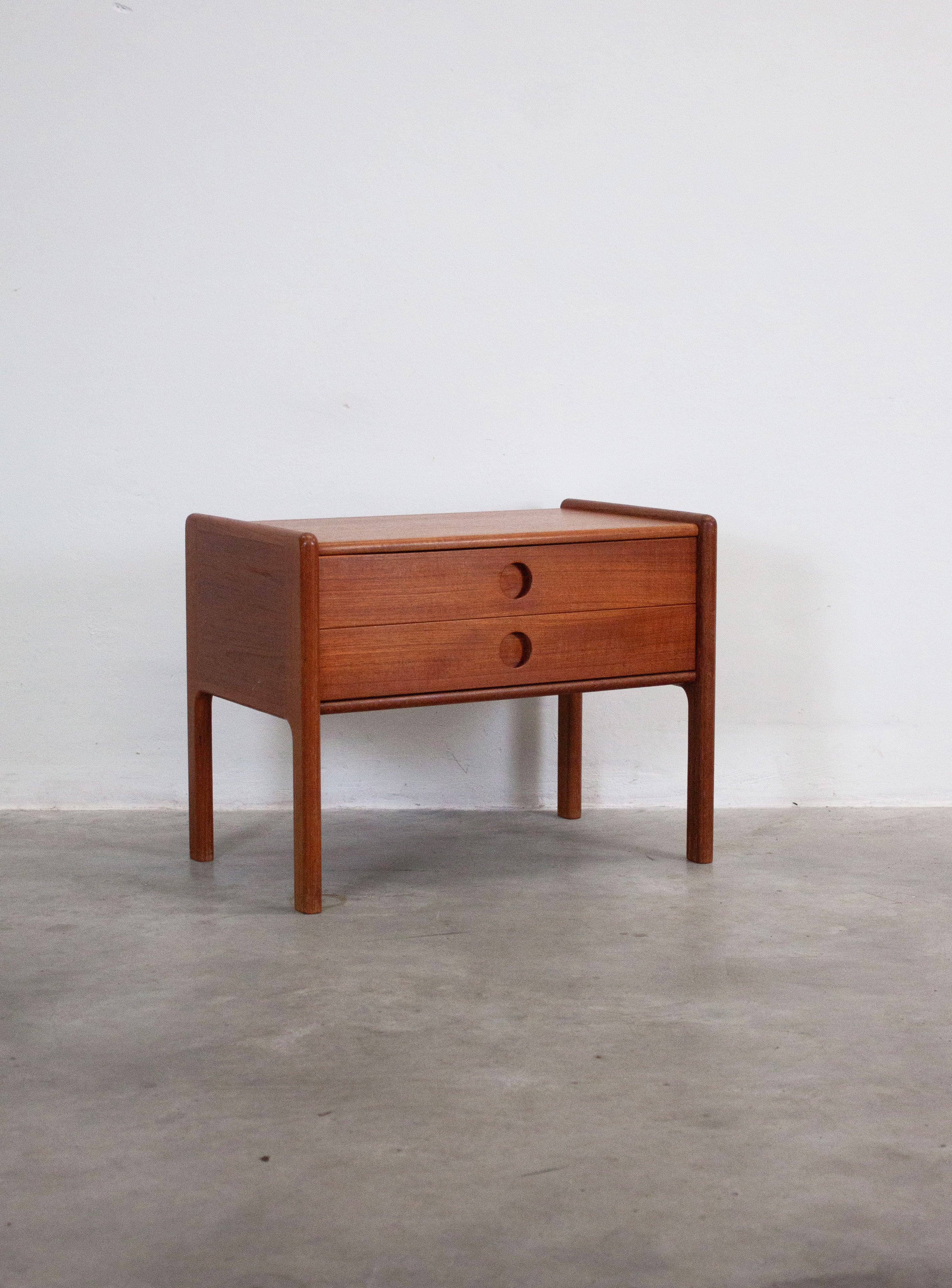 Vildbjerg Møbelfabrik VM202 Chest of Drawers by Kai Kristiansen - Image 8