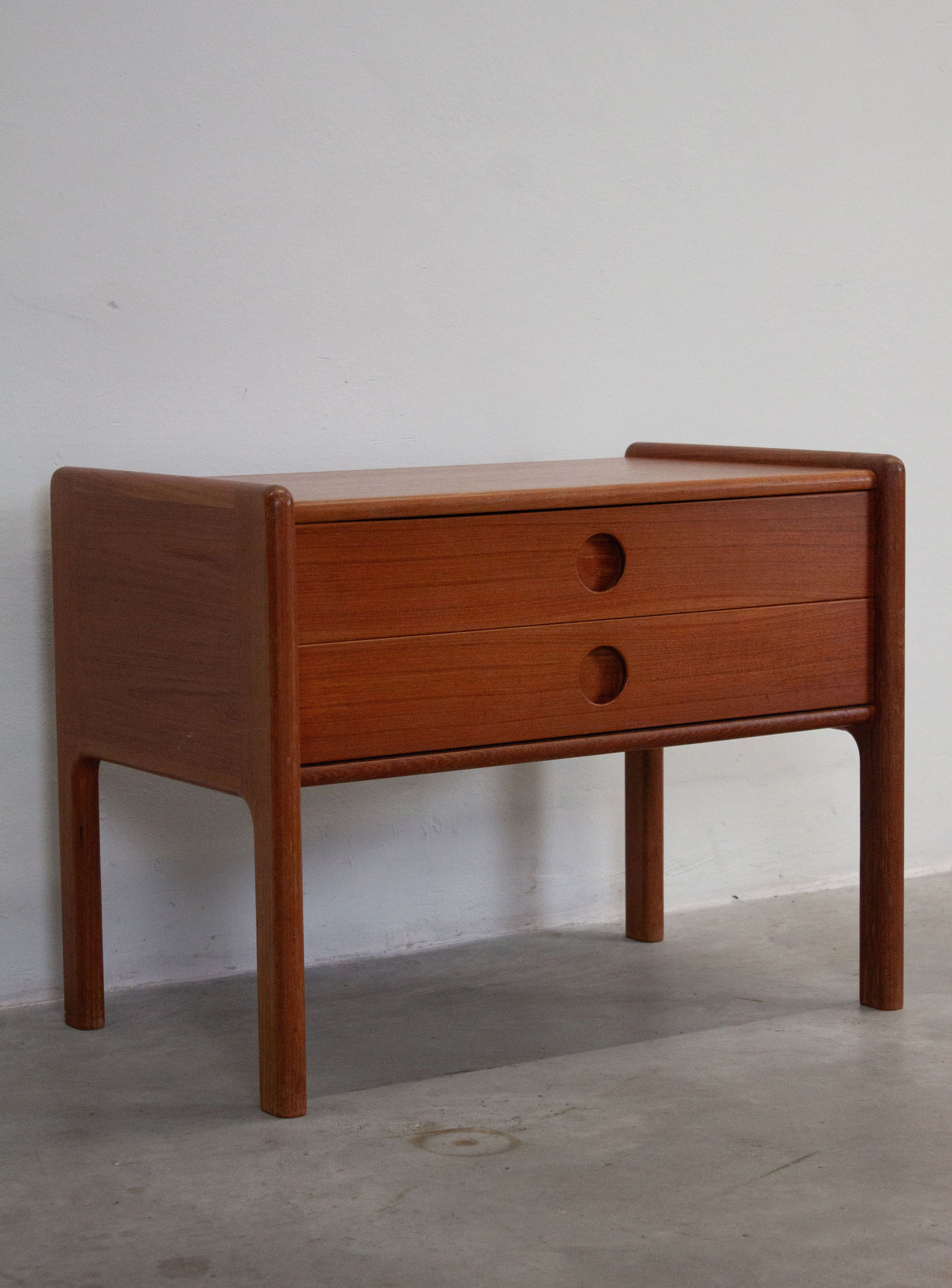 Vildbjerg Møbelfabrik VM202 Chest of Drawers by Kai Kristiansen - Image 9