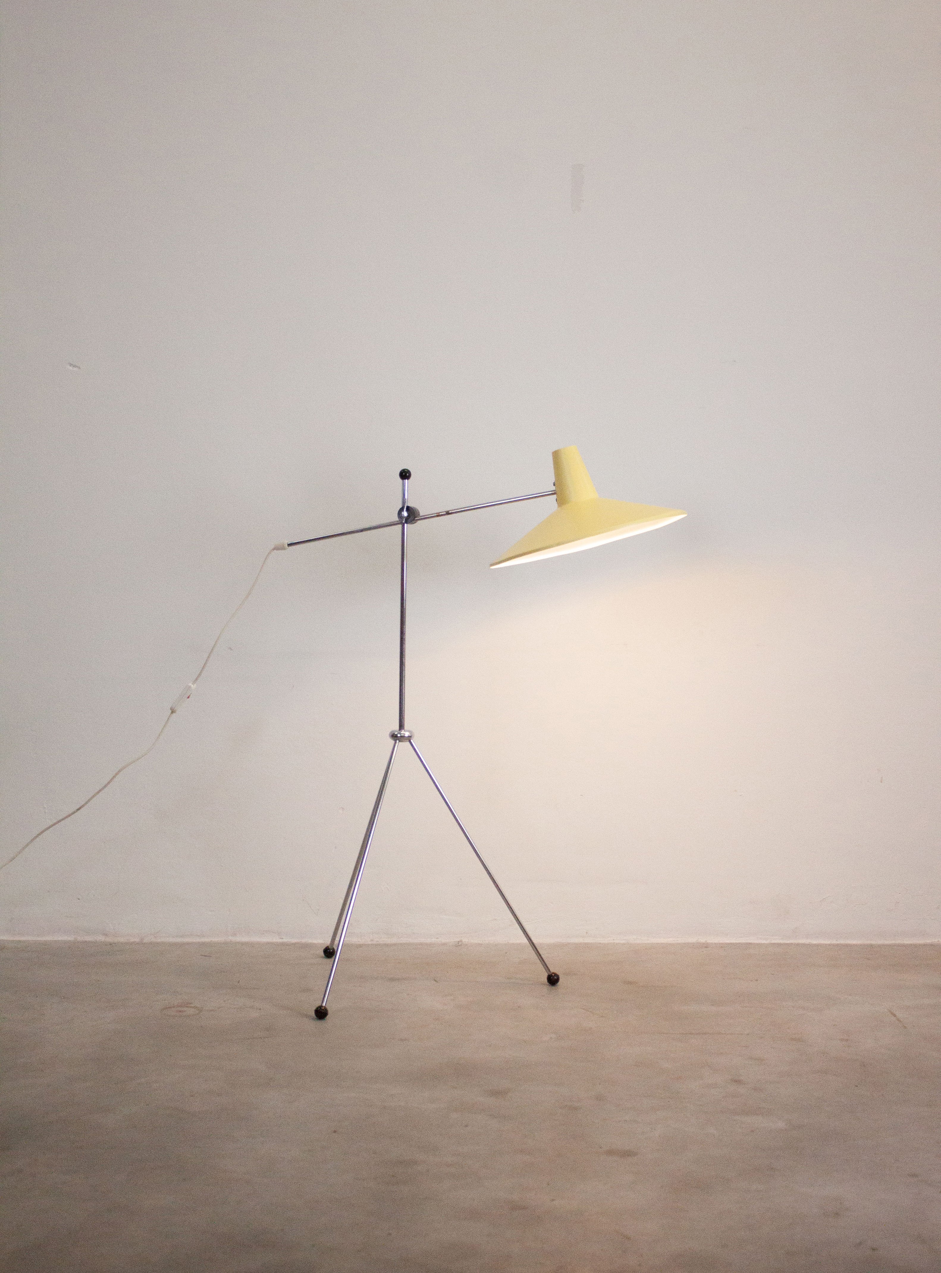 Vintage Tripod Floor Lamp (Yellow)