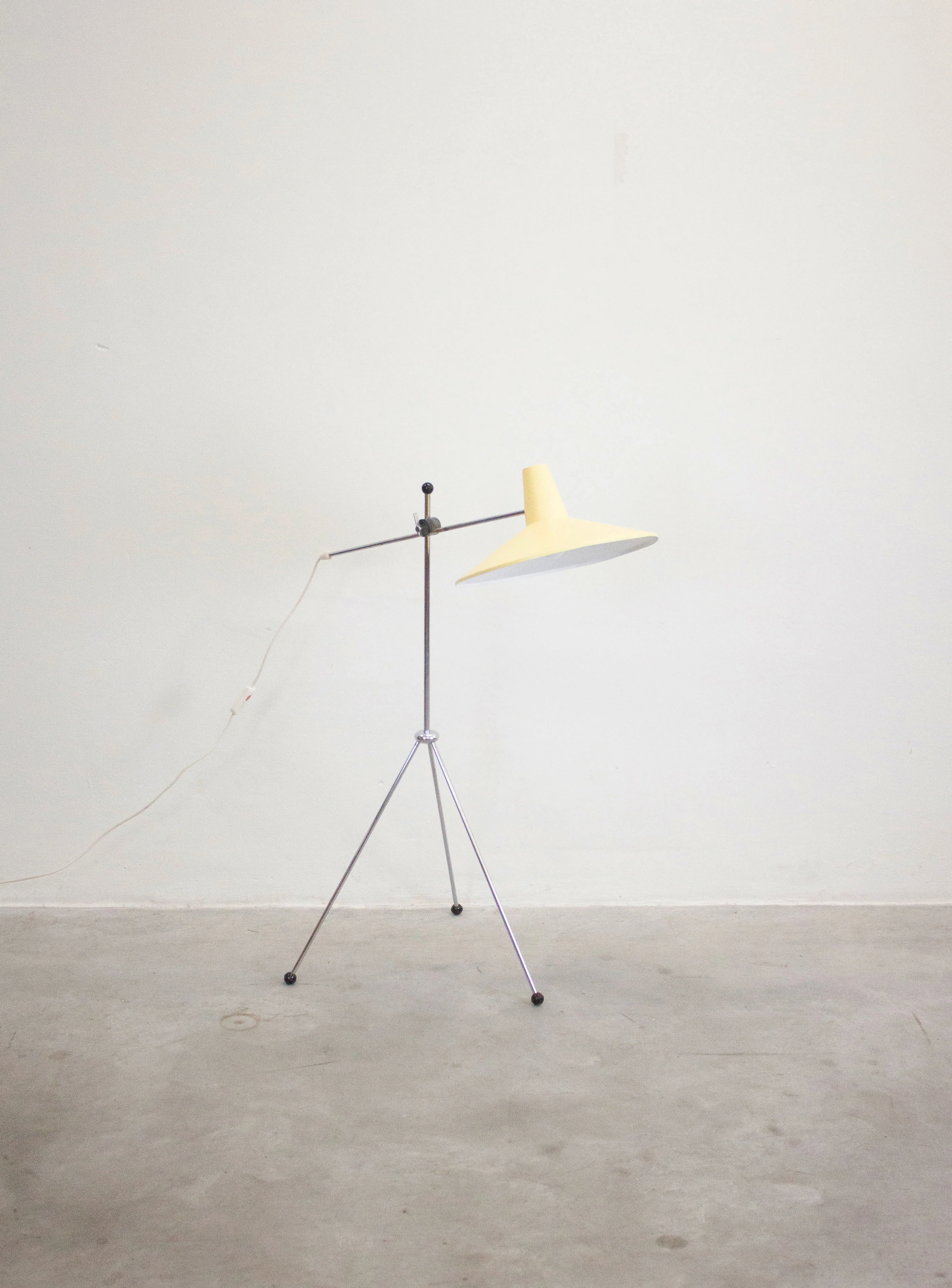 Vintage Tripod Floor Lamp (Yellow) - Image 12