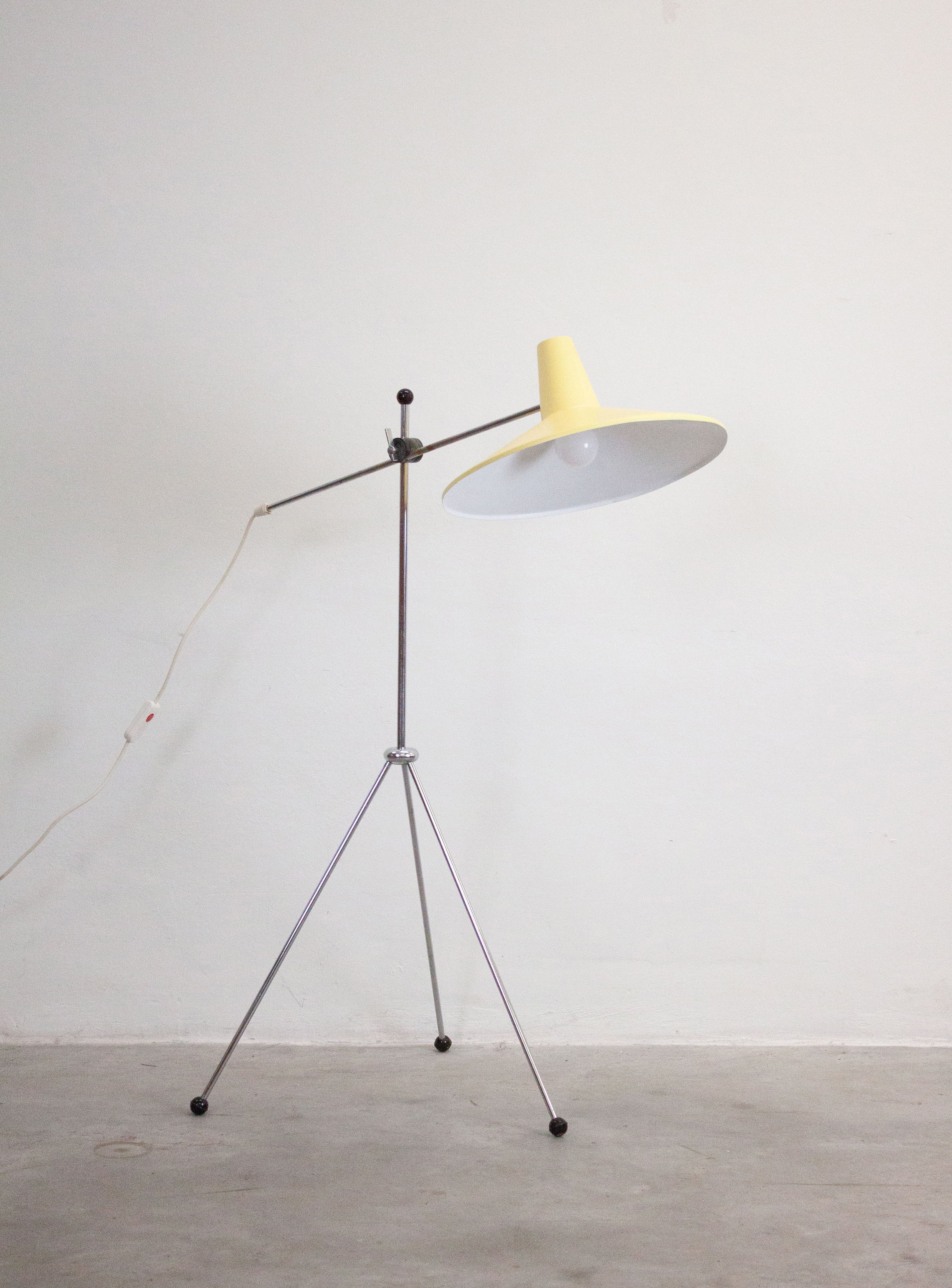 Vintage Tripod Floor Lamp (Yellow) - Image 14