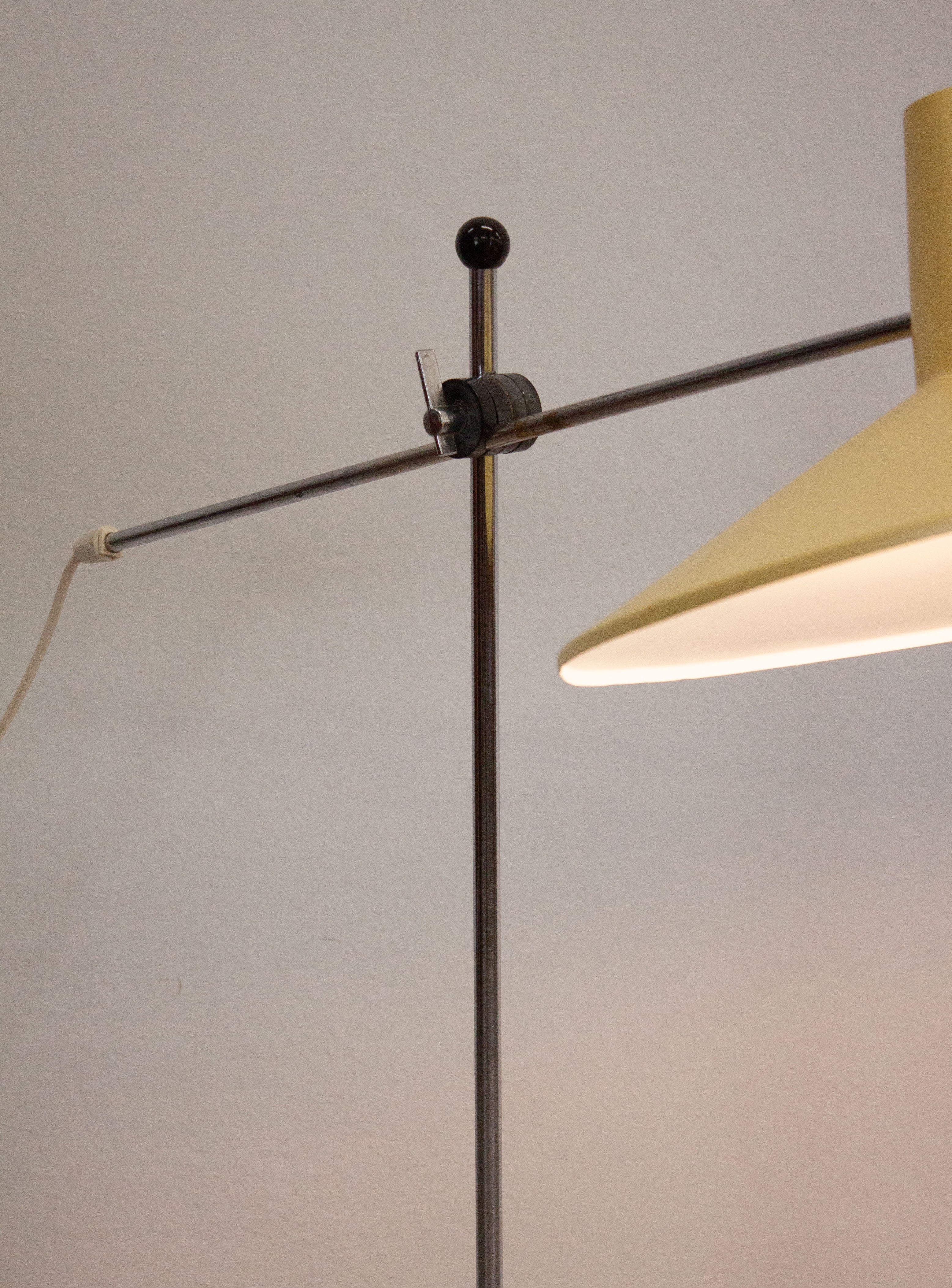 Vintage Tripod Floor Lamp (Yellow) - Image 18