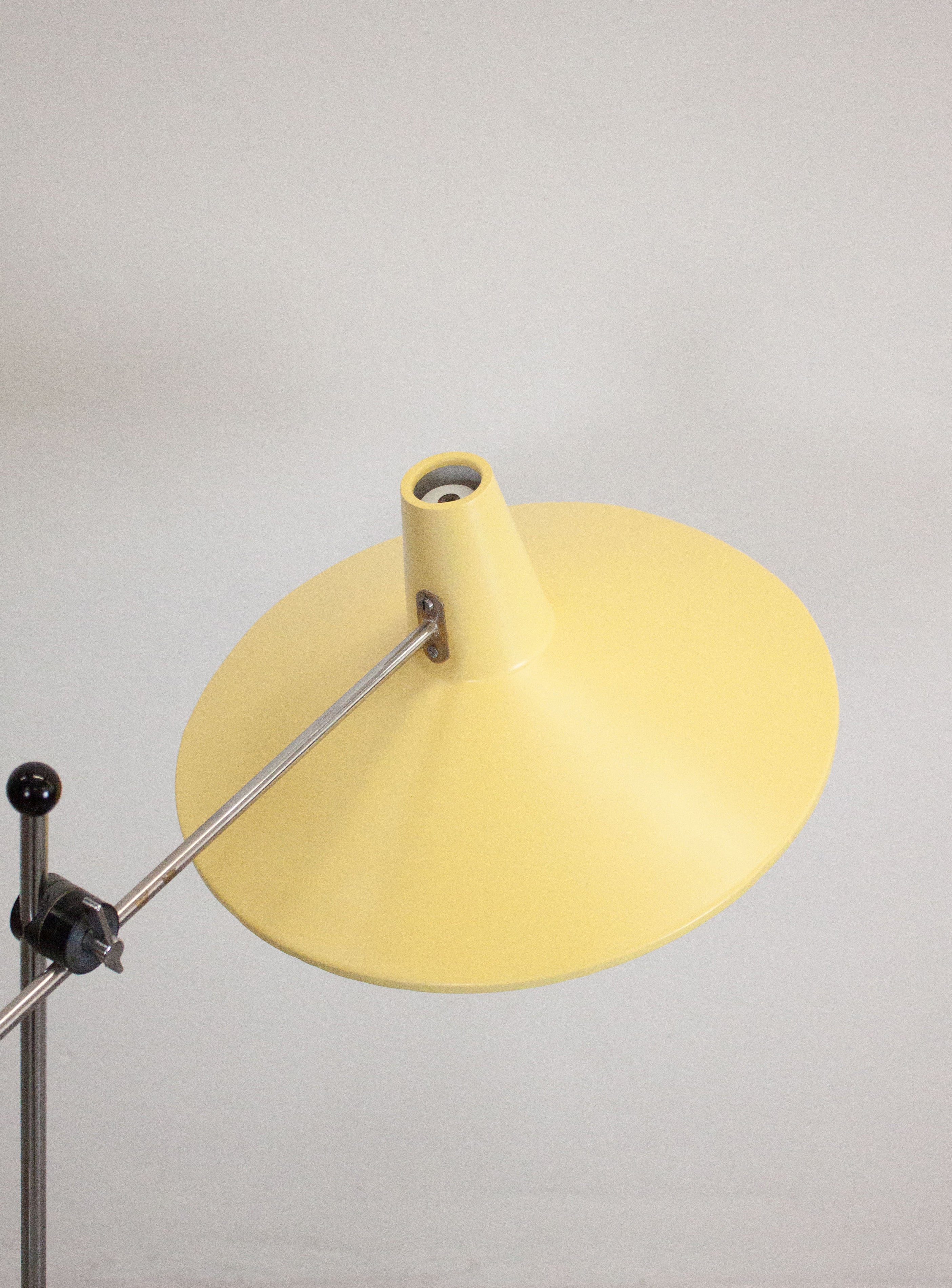 Vintage Tripod Floor Lamp (Yellow) - Image 21
