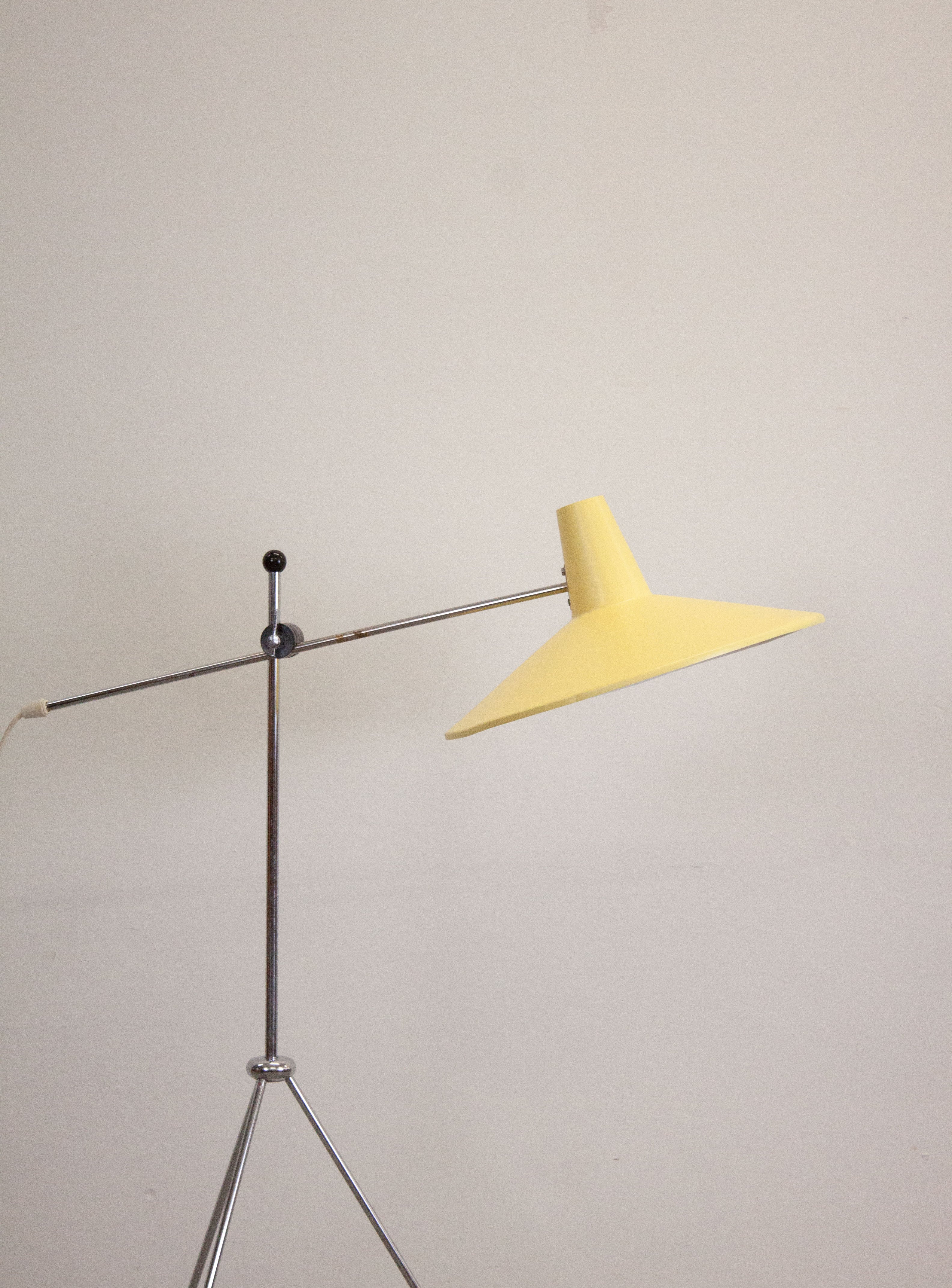 Vintage Tripod Floor Lamp (Yellow) - Image 4