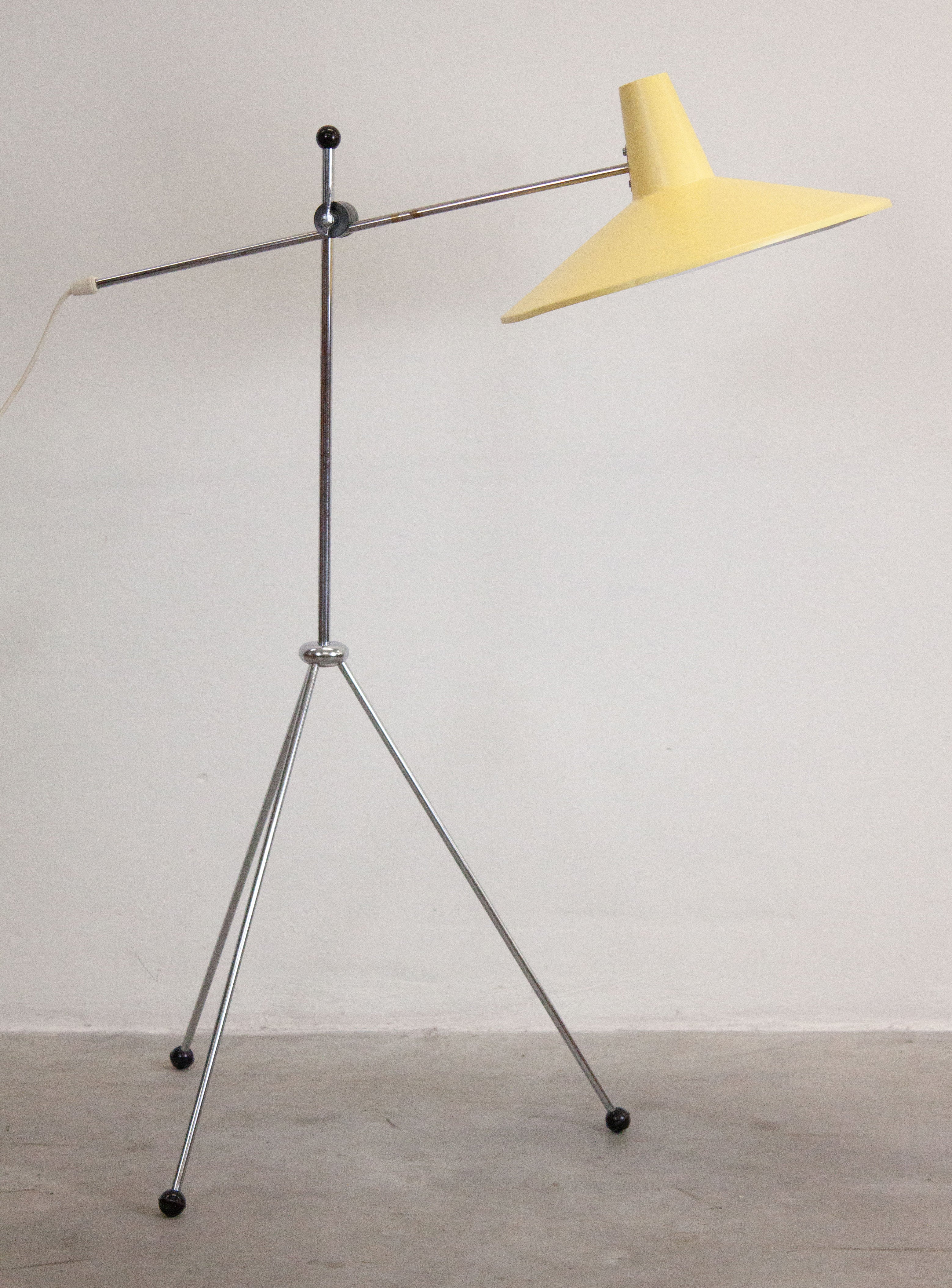 Vintage Tripod Floor Lamp (Yellow) - Image 5