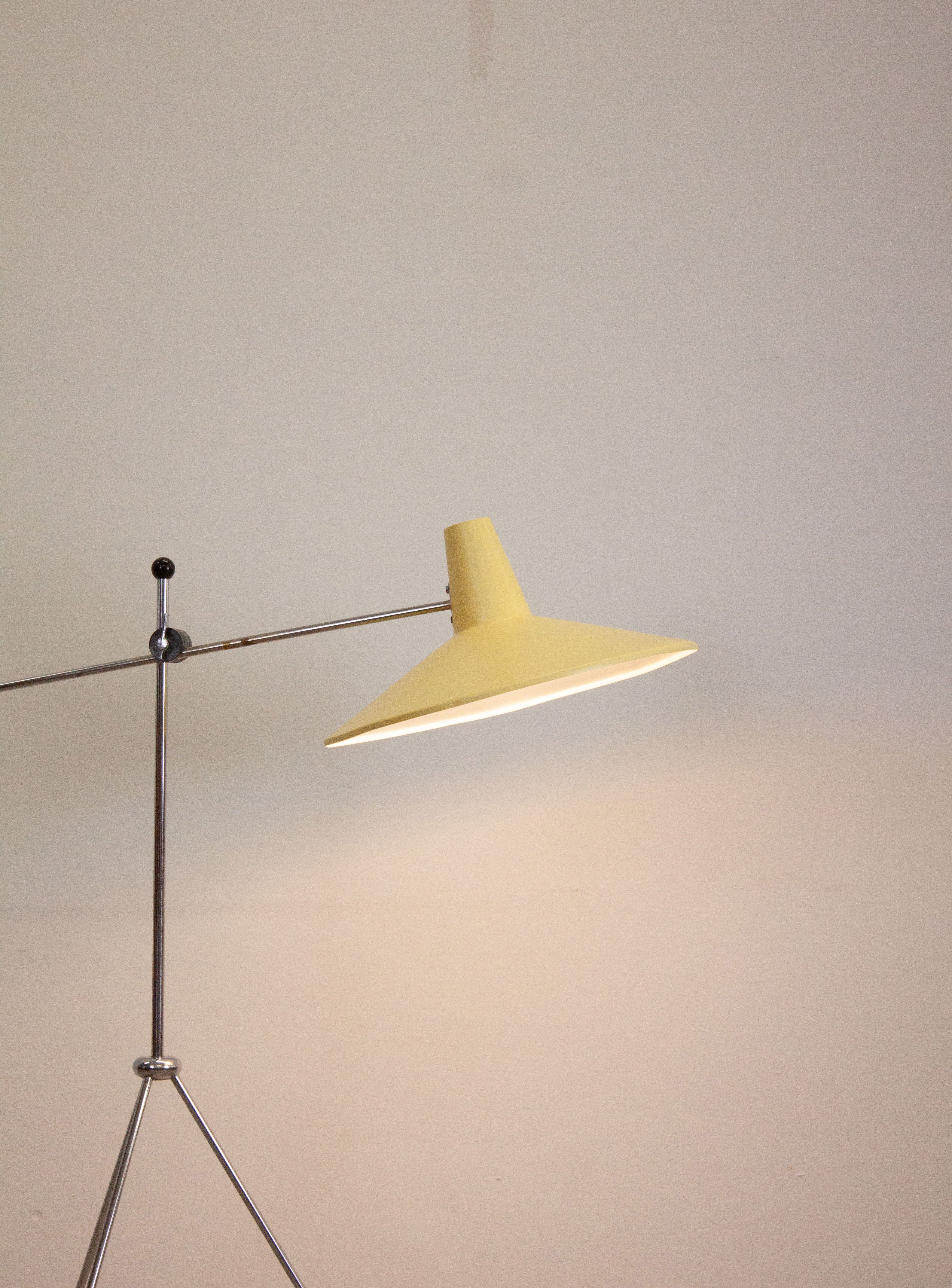 Vintage Tripod Floor Lamp (Yellow) - Image 7