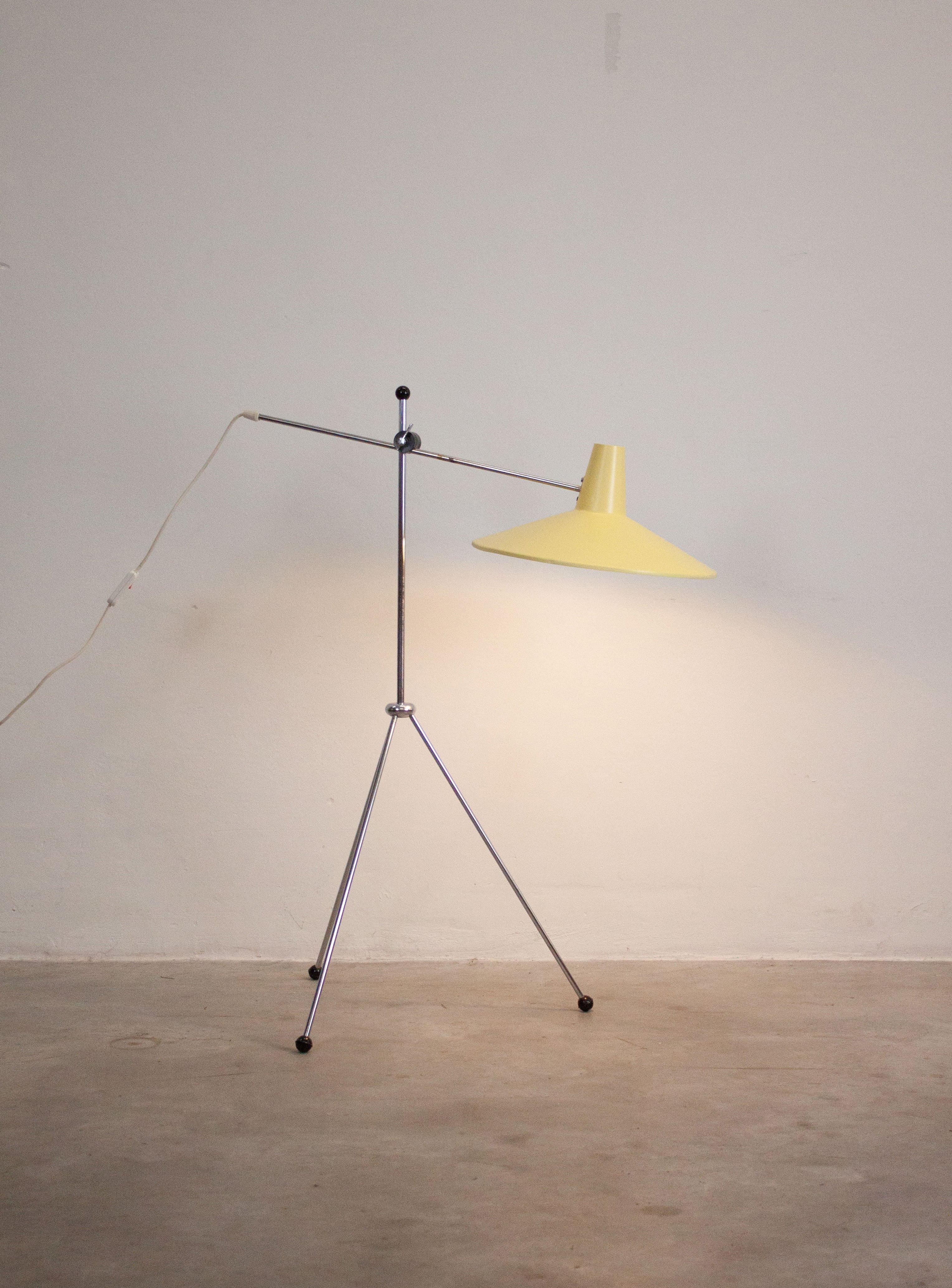 Vintage Tripod Floor Lamp (Yellow) - Image 9