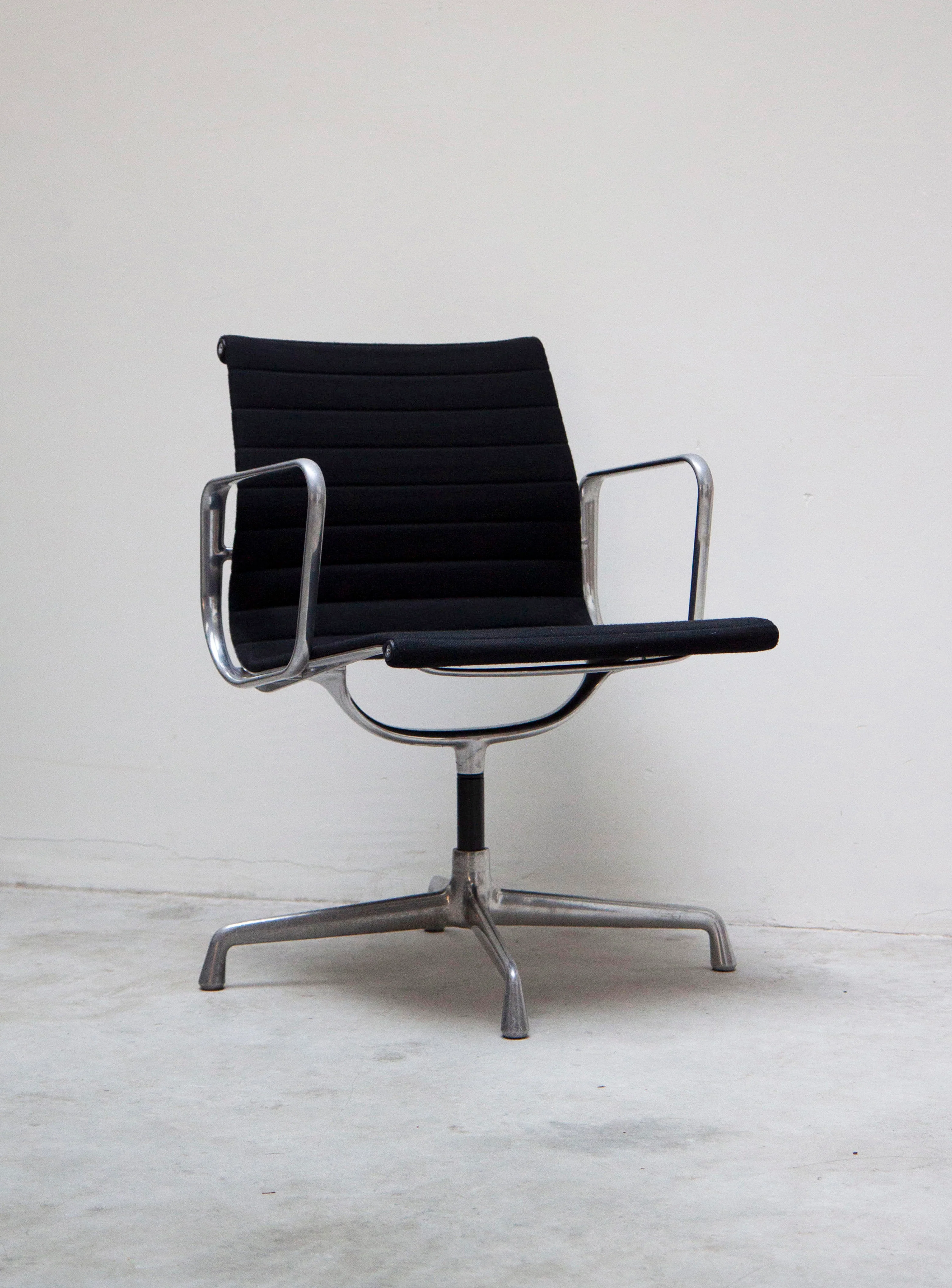 Vitra EA108 Aluminium Chair by Charles & Ray Eames (Black) - Image 3