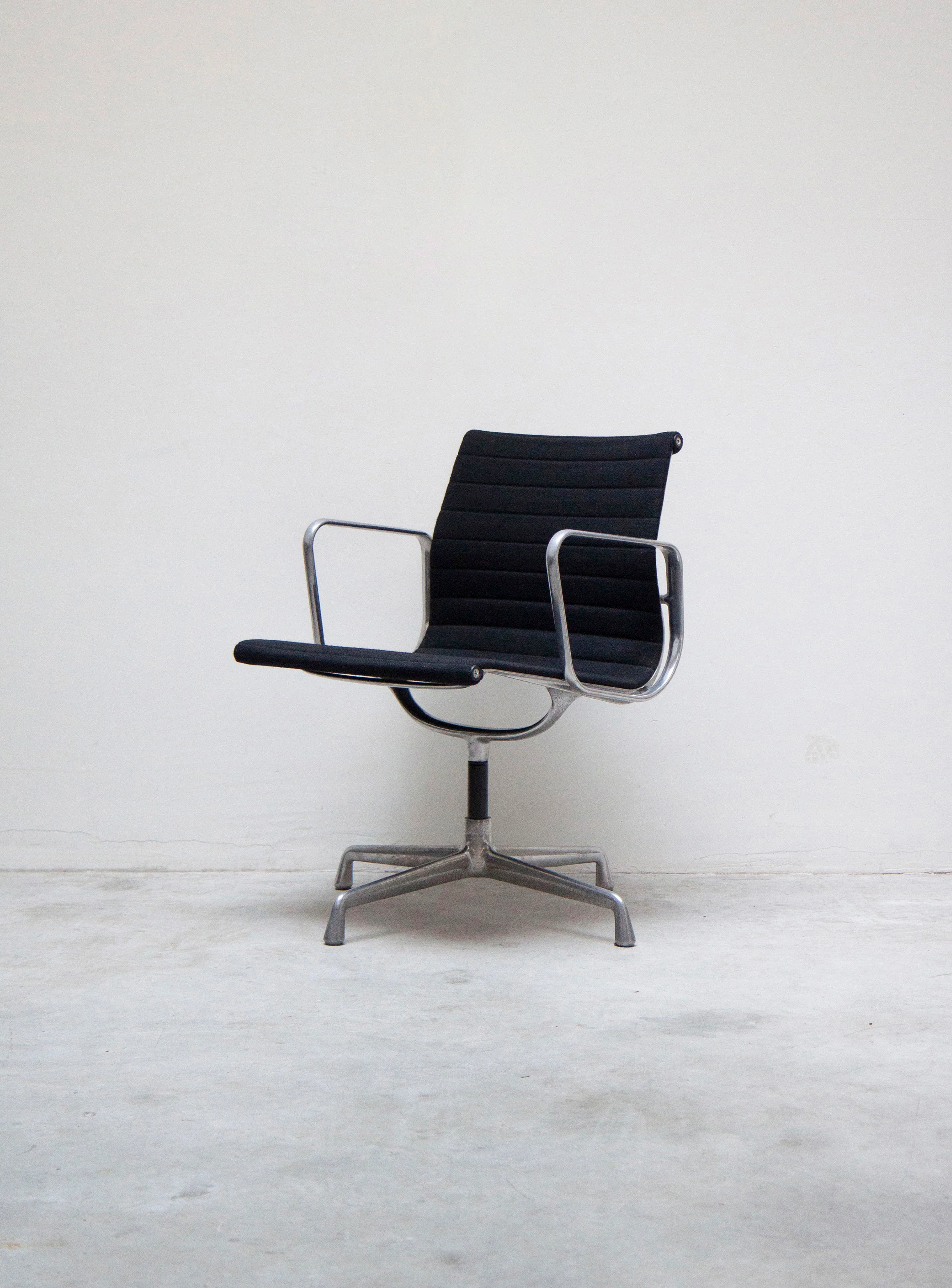 Vitra EA108 Aluminium Chair by Charles & Ray Eames (Black) - Image 6