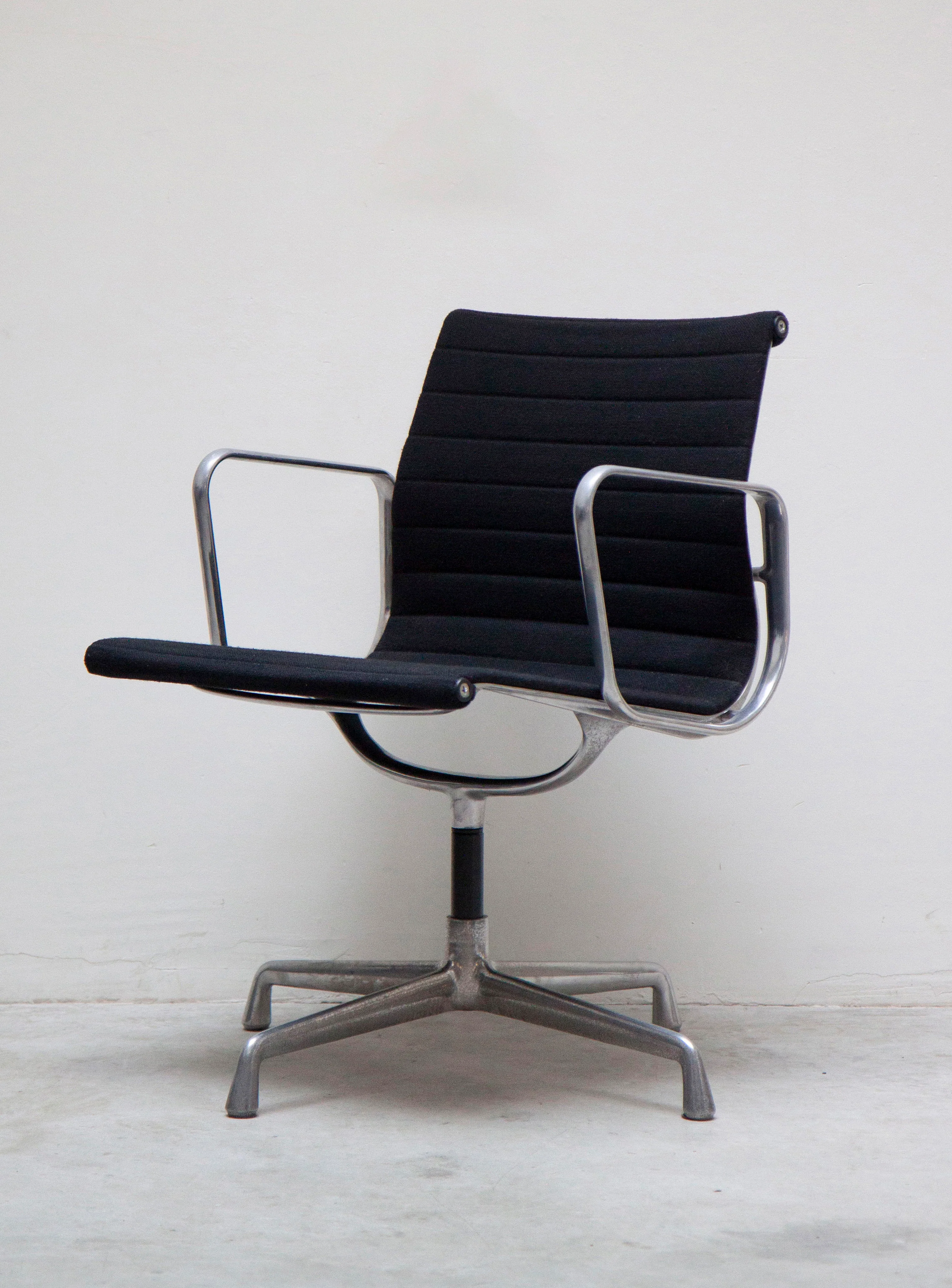 Vitra EA108 Aluminium Chair by Charles & Ray Eames (Black) - Image 7