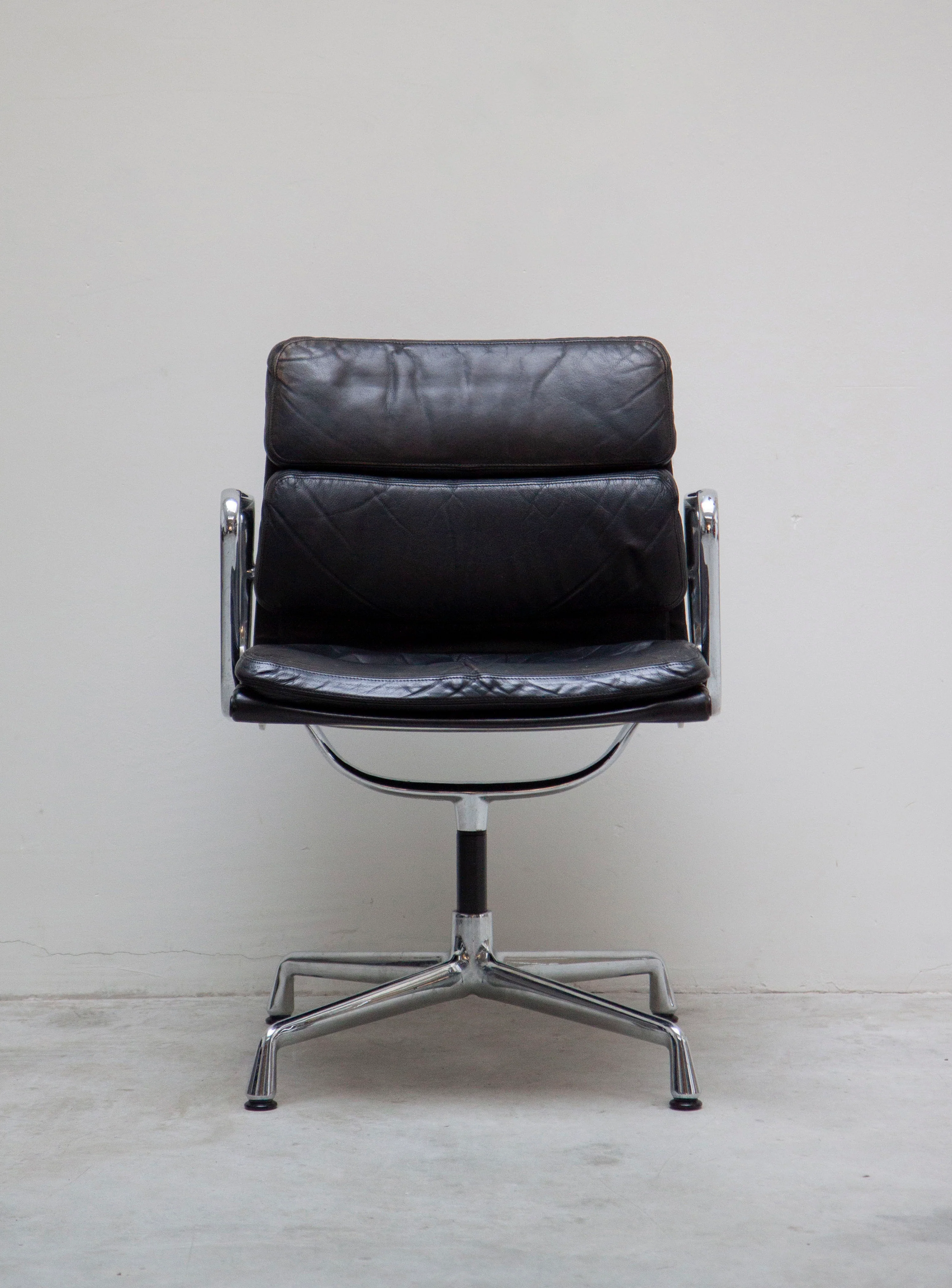 Vitra EA208 Soft Pad Office Chair by Charles & Ray Eames (Black Leather) - Image 4