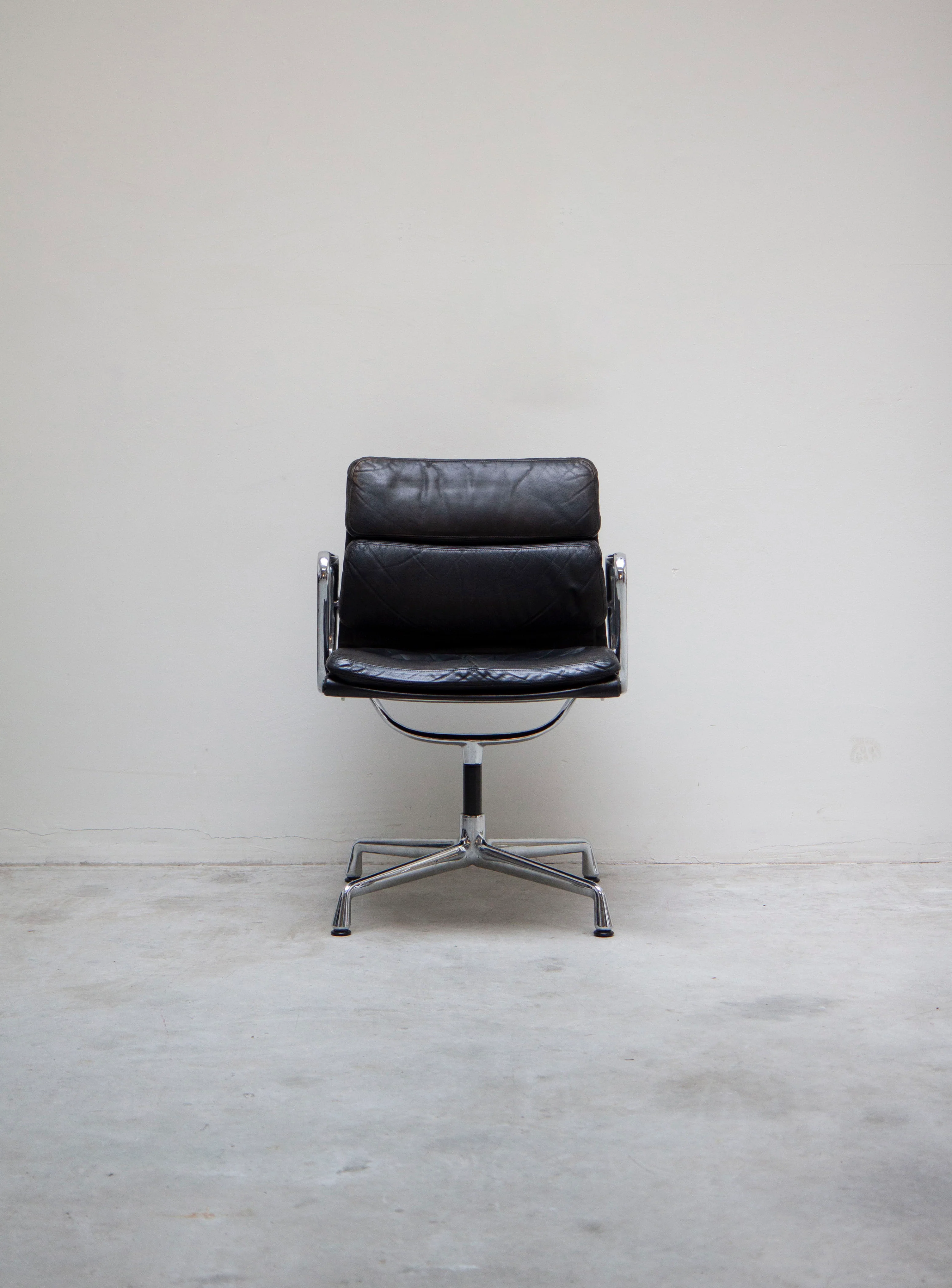 Vitra EA208 Soft Pad Office Chair by Charles & Ray Eames (Black Leather) - Image 5