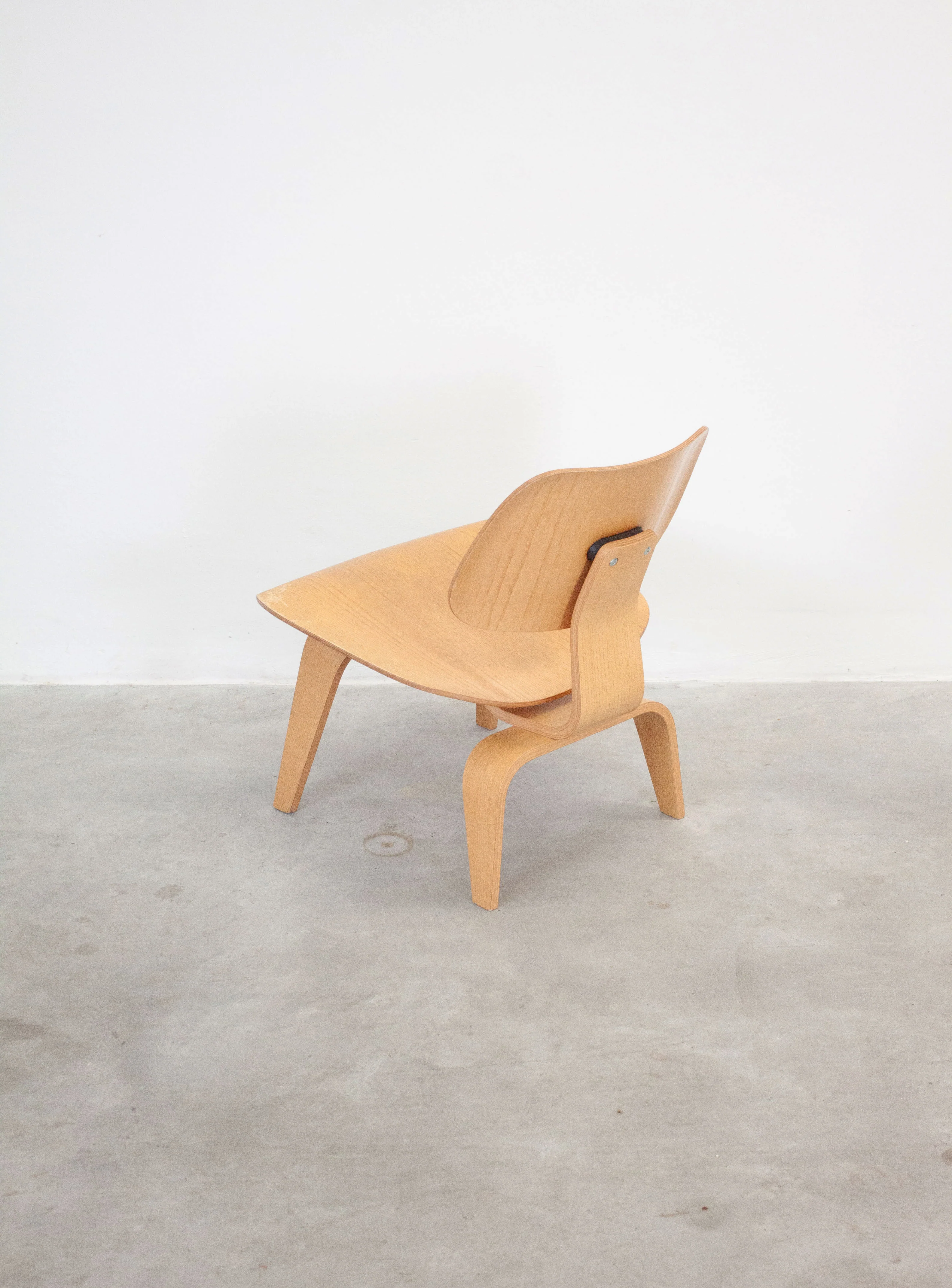 Vitra LCW Lounge Chair by Charles & Ray Eames - Image 12