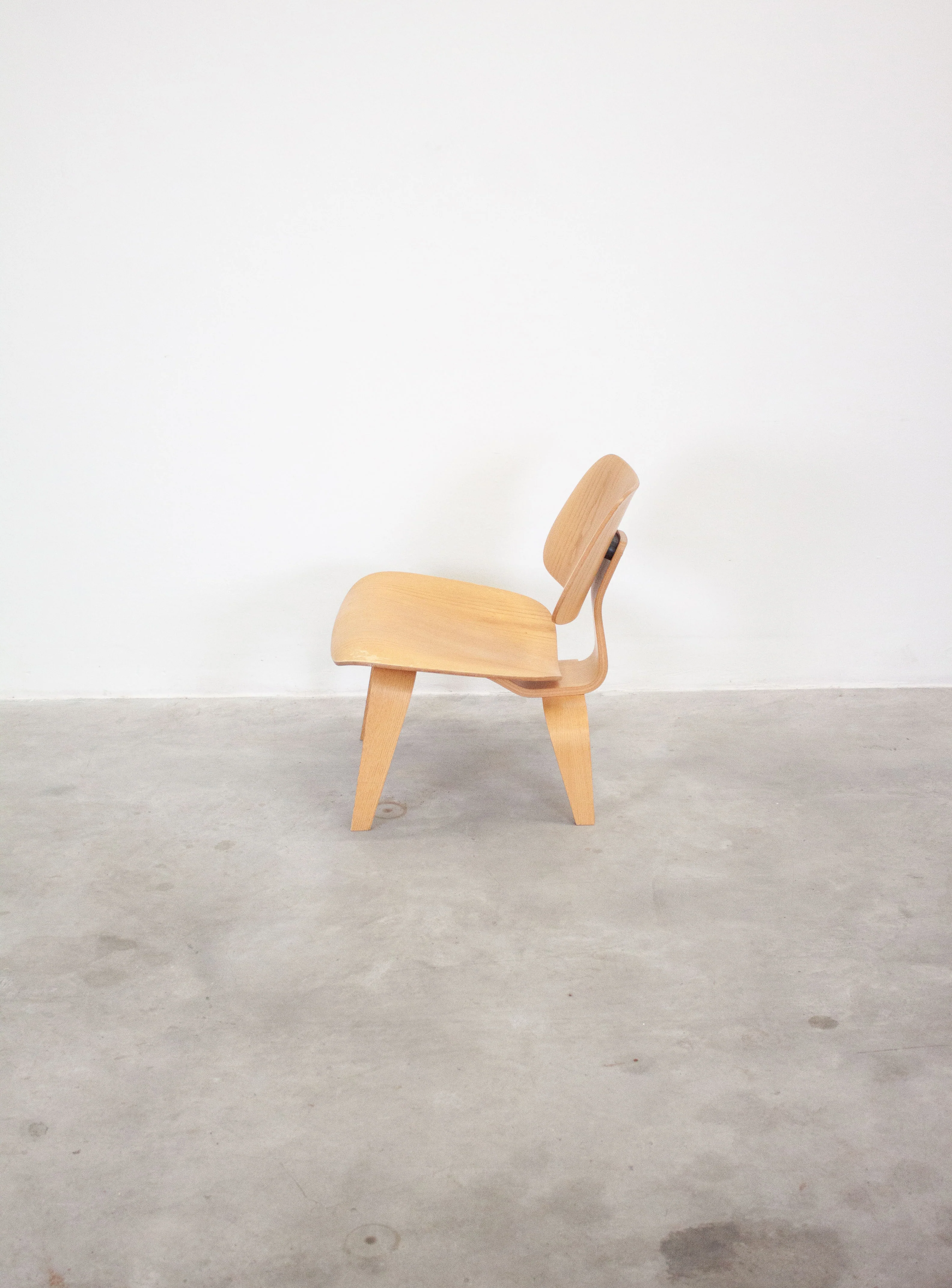 Vitra LCW Lounge Chair by Charles & Ray Eames - Image 2