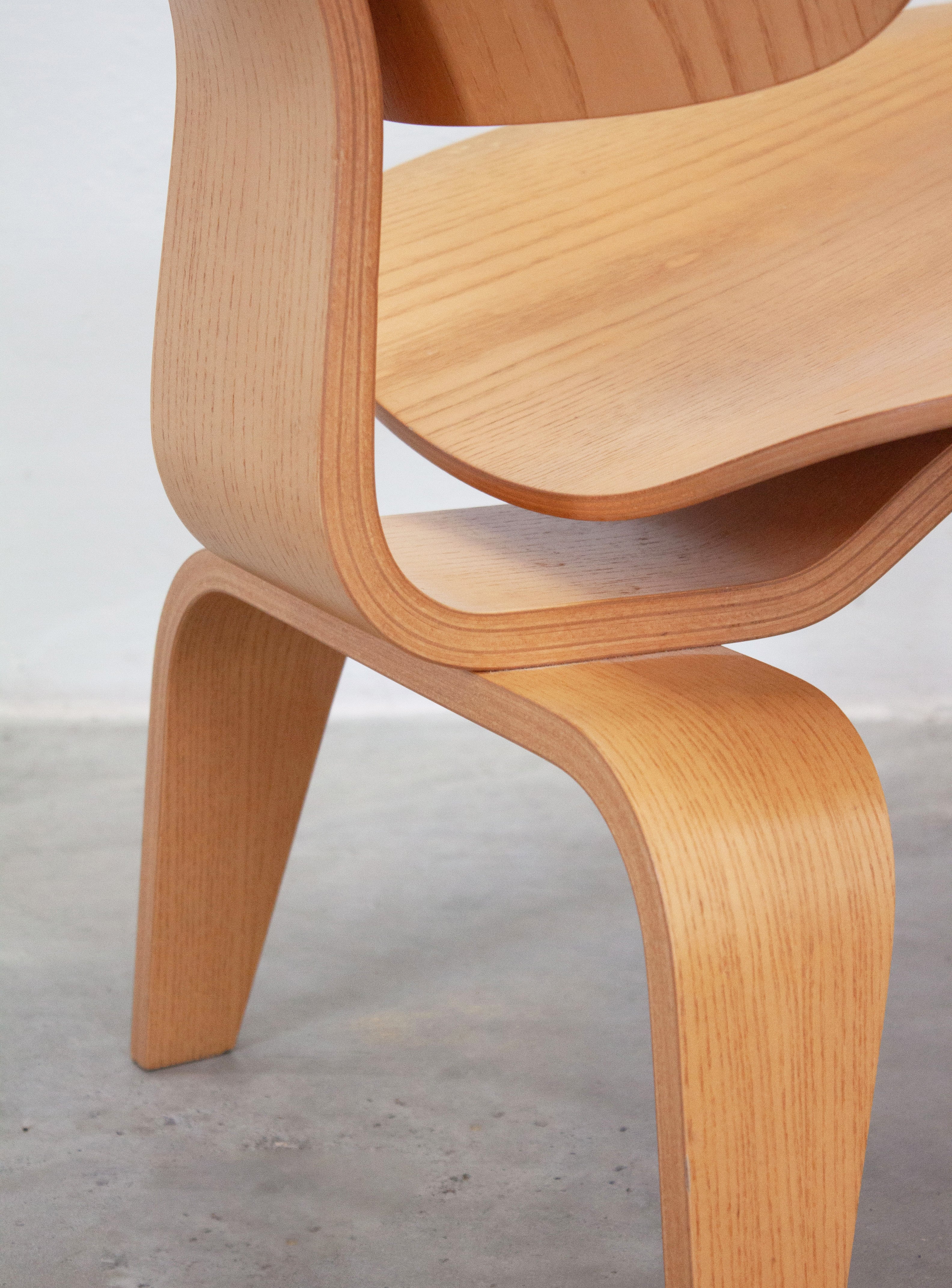 Vitra LCW Lounge Chair by Charles & Ray Eames - Image 24