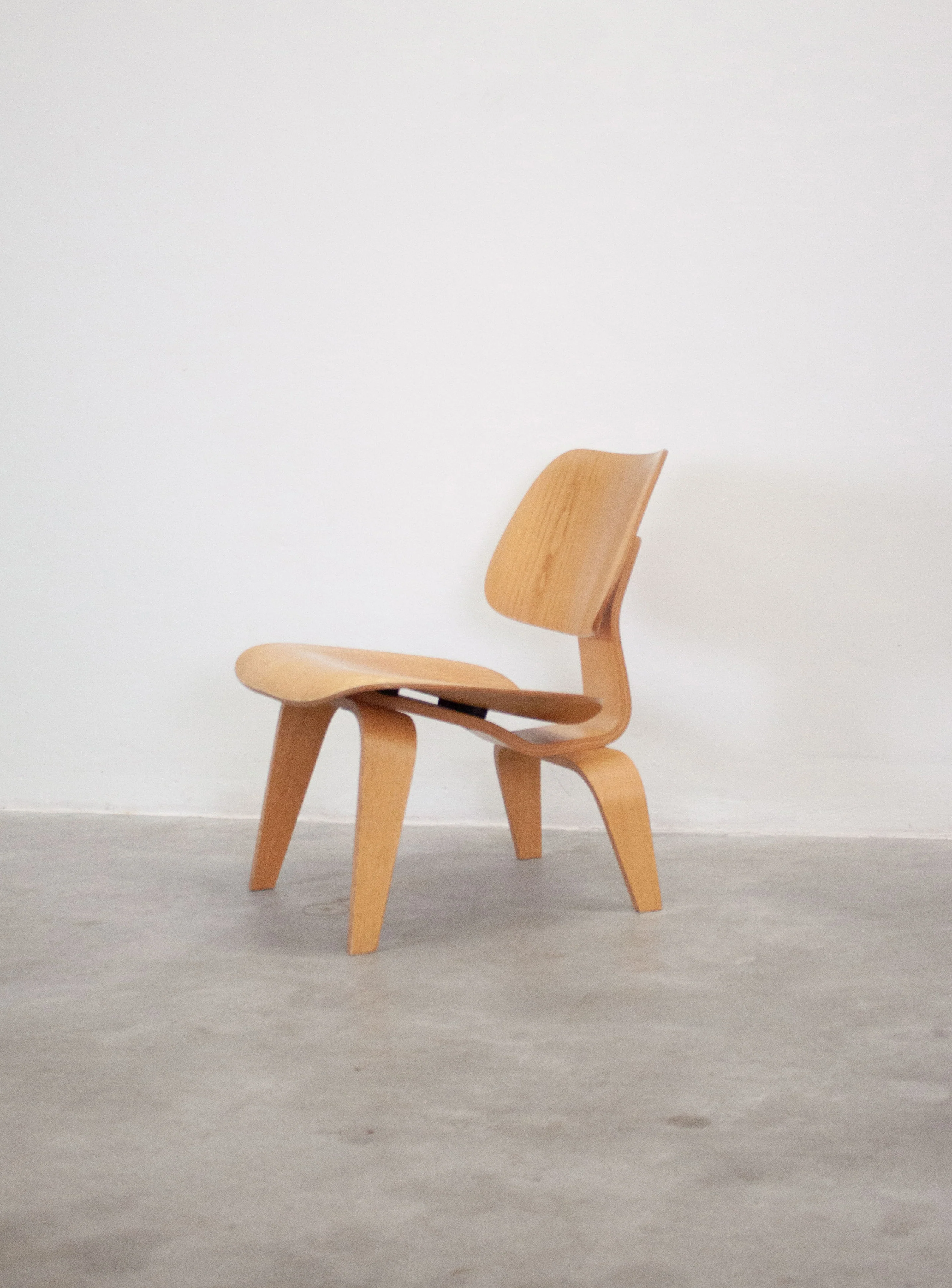Vitra LCW Lounge Chair by Charles & Ray Eames - Image 4