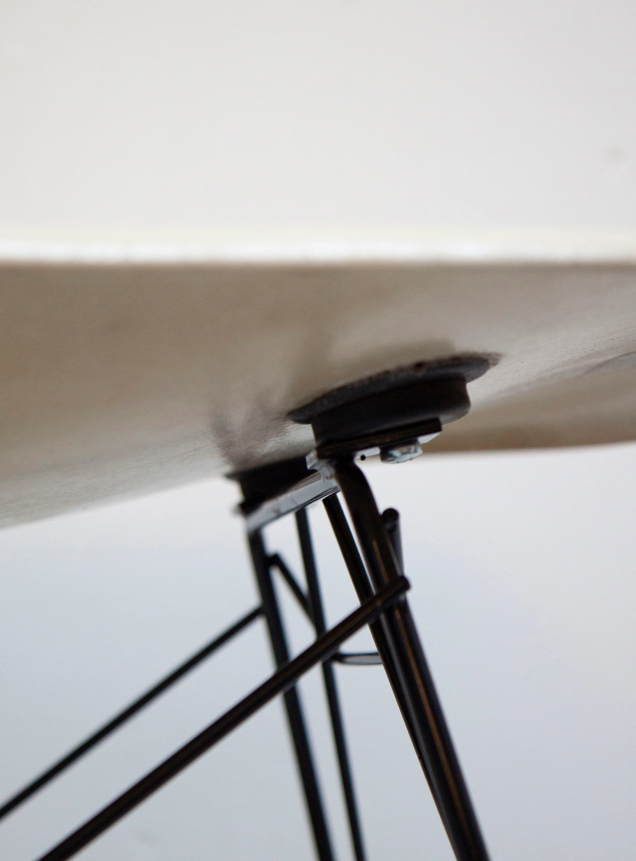 Vitra RSR Rocking Chair by Charles & Ray Eames (Eggshell) - Image 14