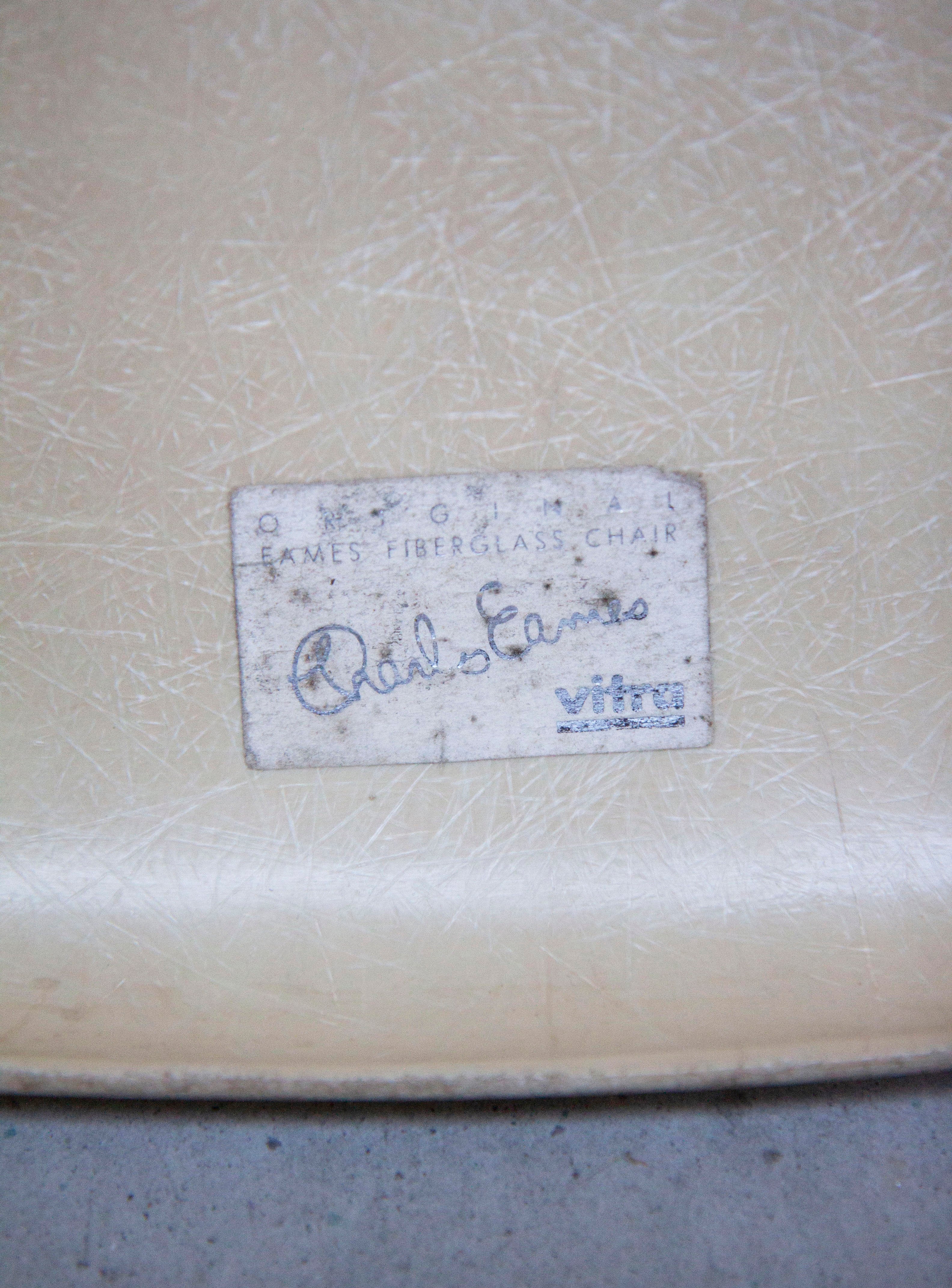 Vitra RSR Rocking Chair by Charles & Ray Eames (Eggshell) - Image 16