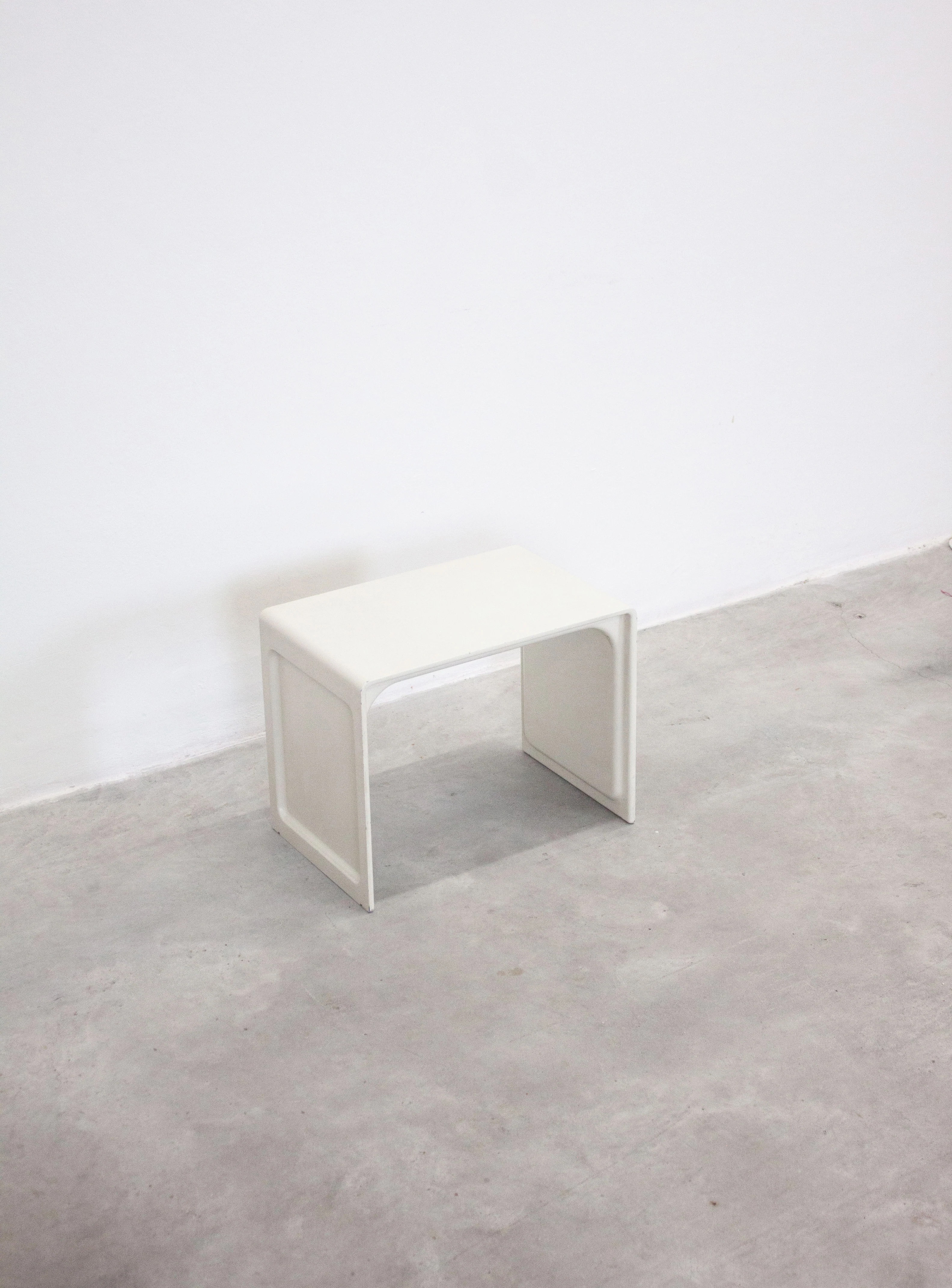 Vitsoe Model 621 Side Table by Dieter Rams (Off-White) - Image 4