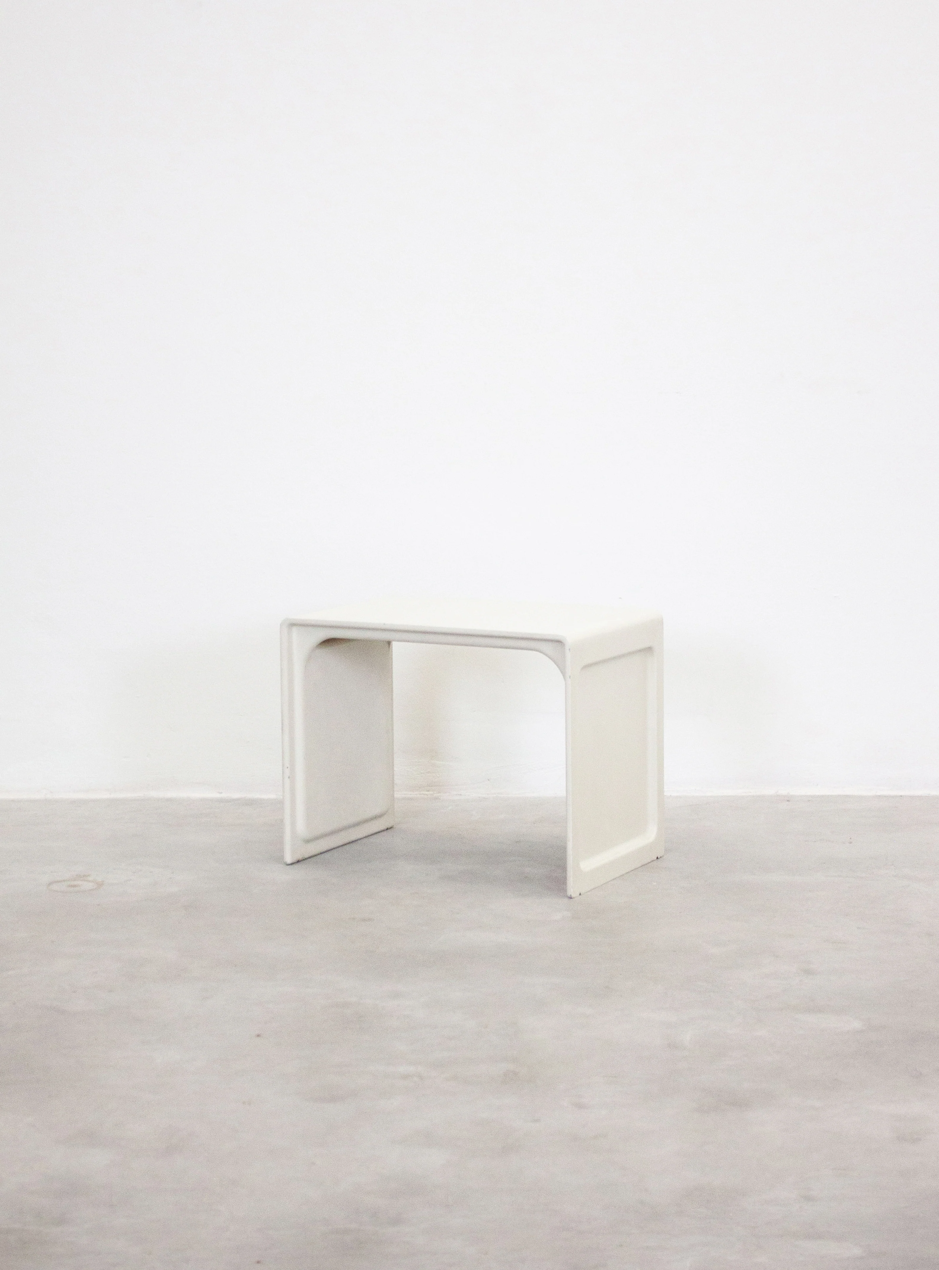 Vitsoe Model 621 Side Table by Dieter Rams (Off-White) - Image 6